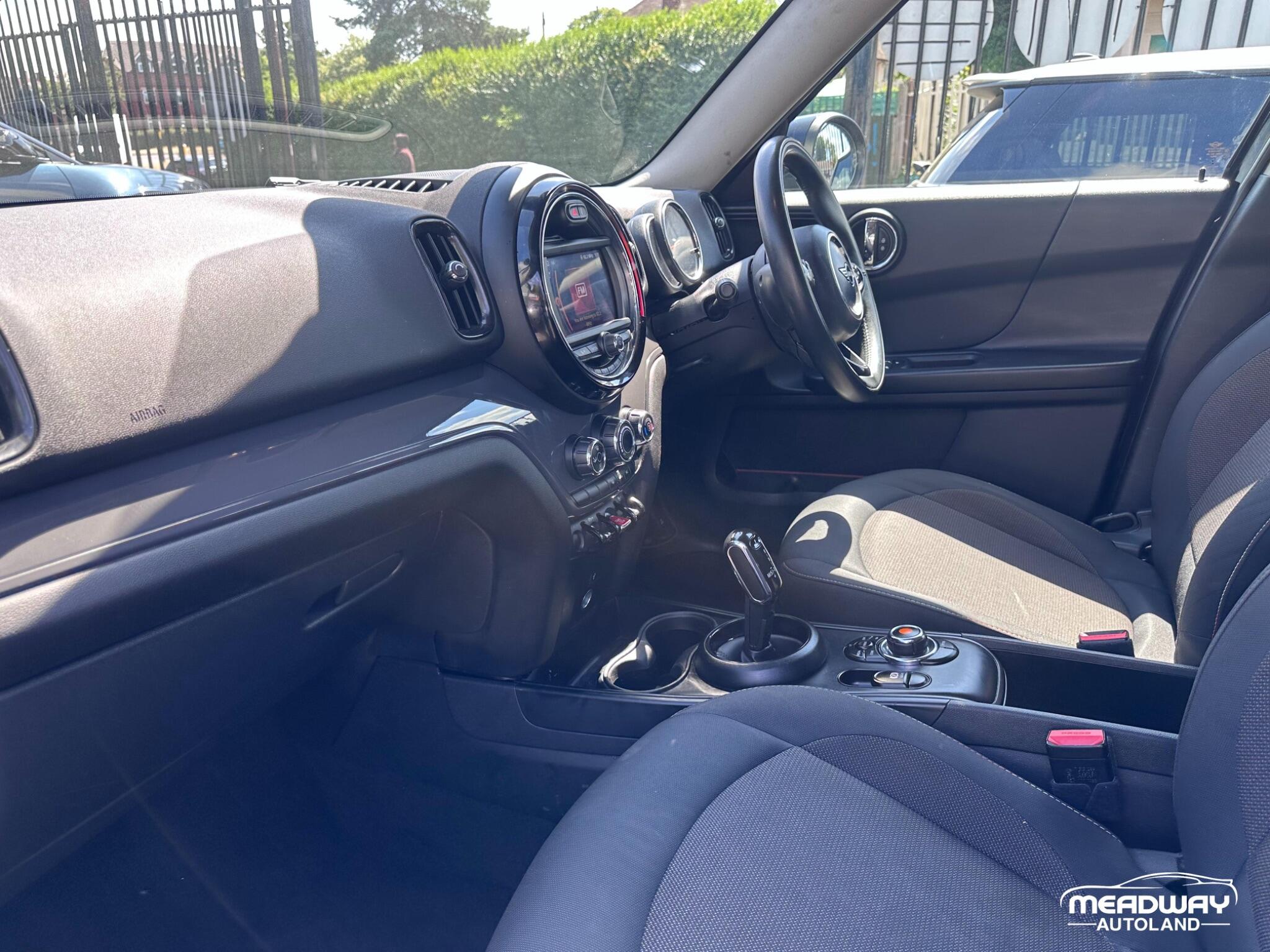 Mini Countryman view 20
