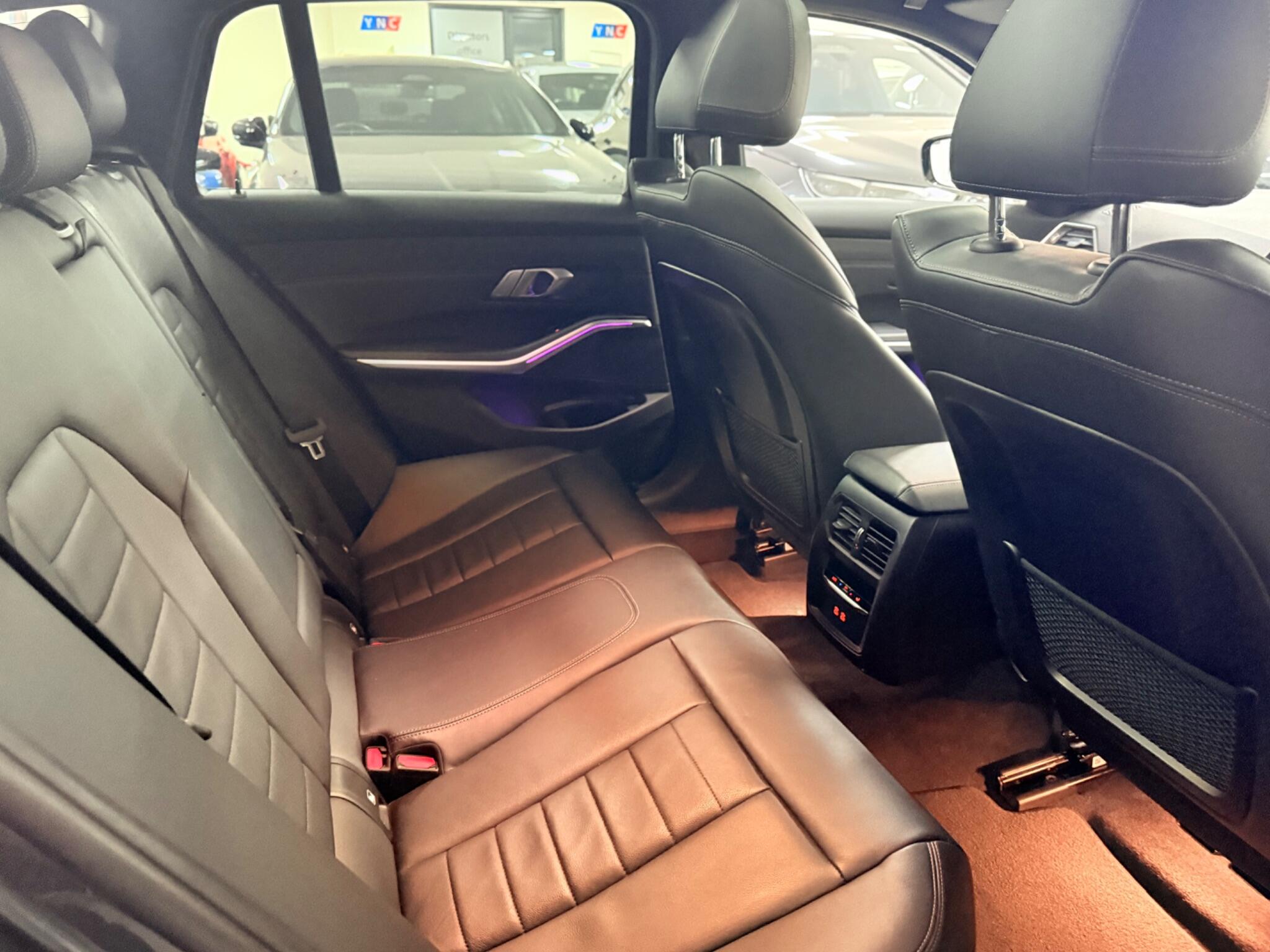 BMW 3 Series view 42