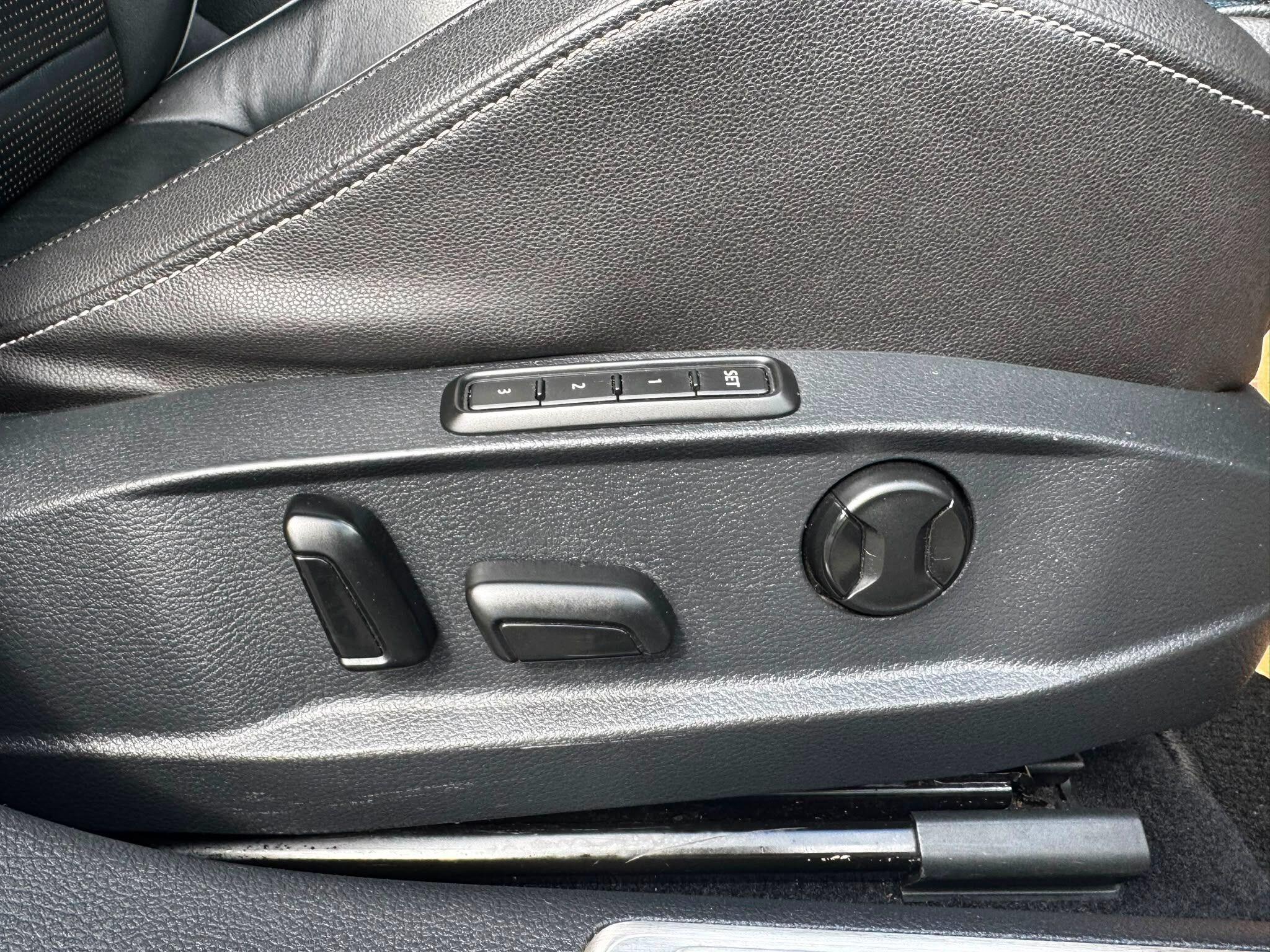 Volkswagen Golf view 25