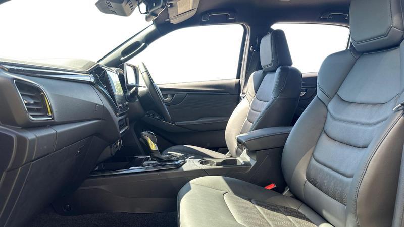 Isuzu D-Max view 3