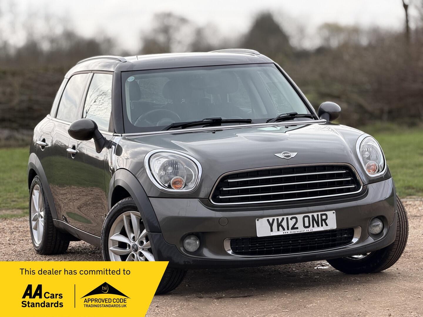 2012 MINI Countryman 1.6 Cooper D ALL4 Euro 5 (s/s) 5dr image 4