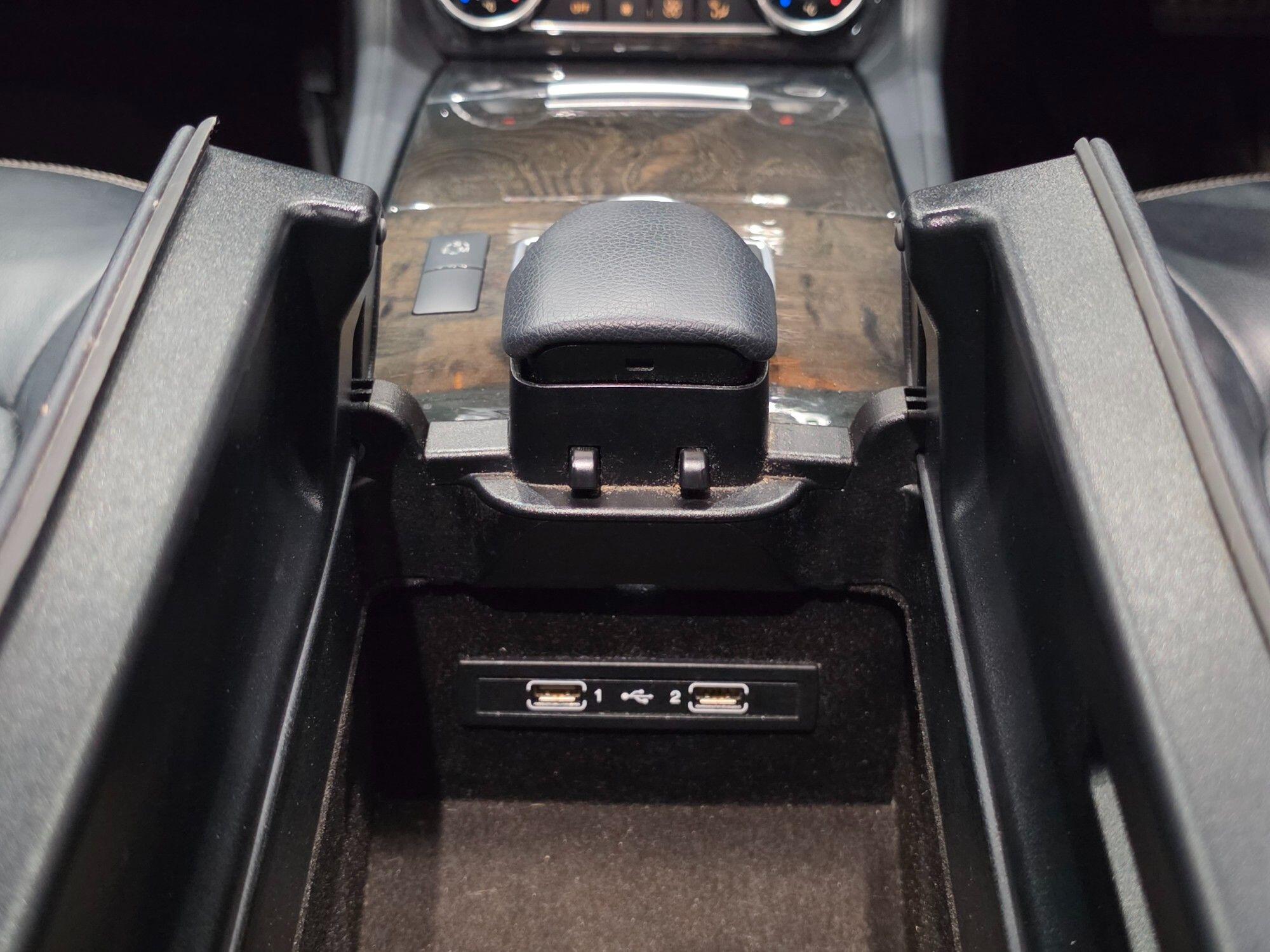 Mercedes-Benz CLS view 101