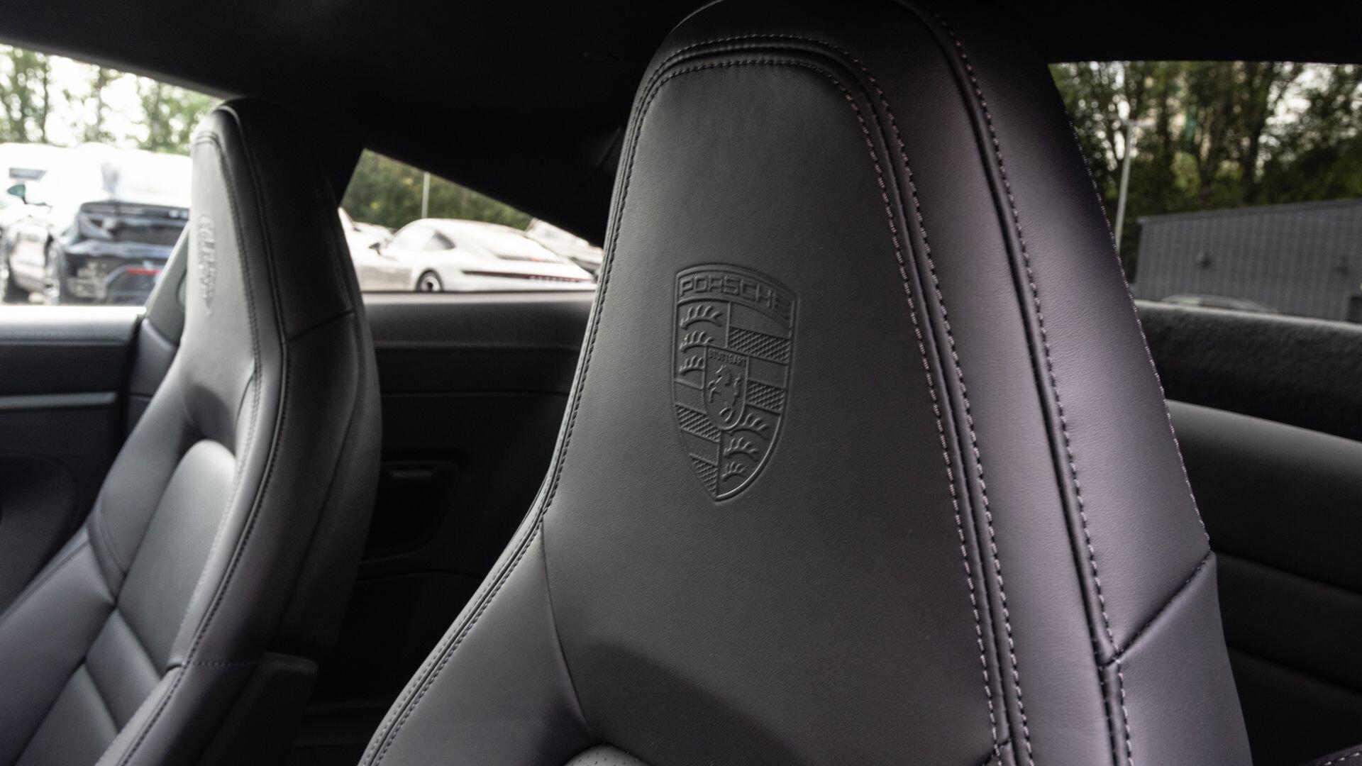 Porsche 911 view 35