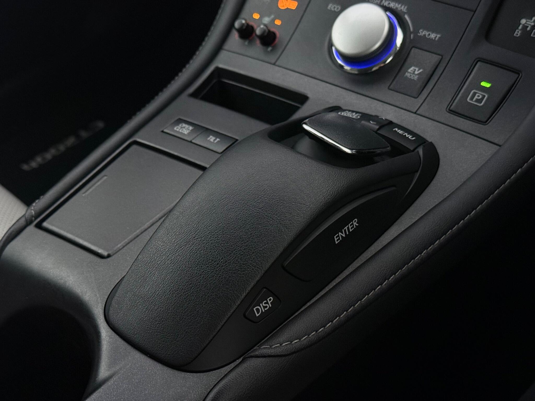 Lexus CT view 24