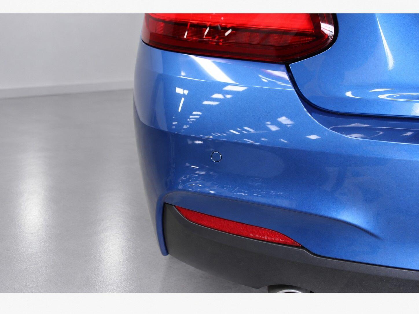 BMW 2 Series view 28