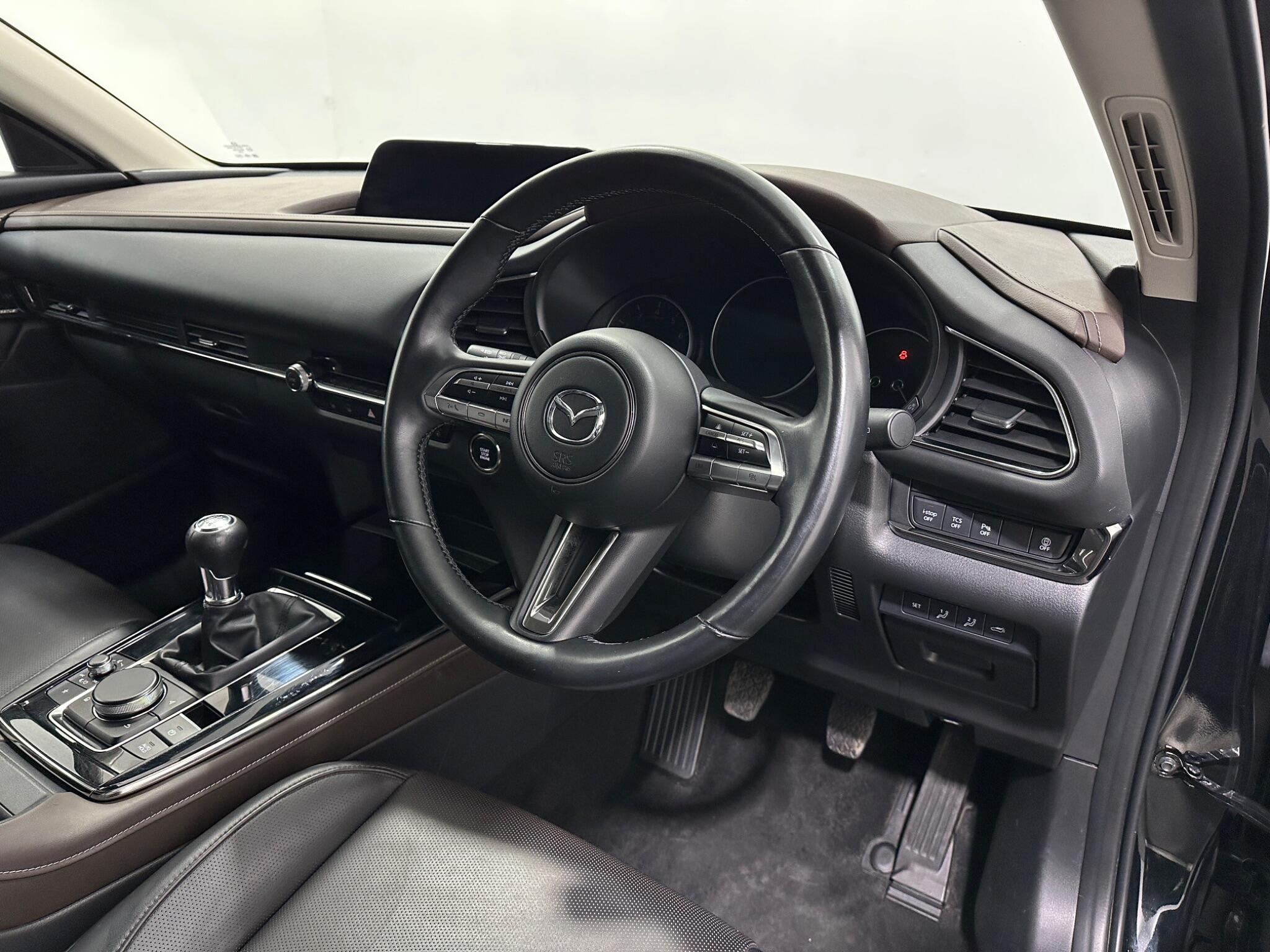 Mazda CX-30 view 11