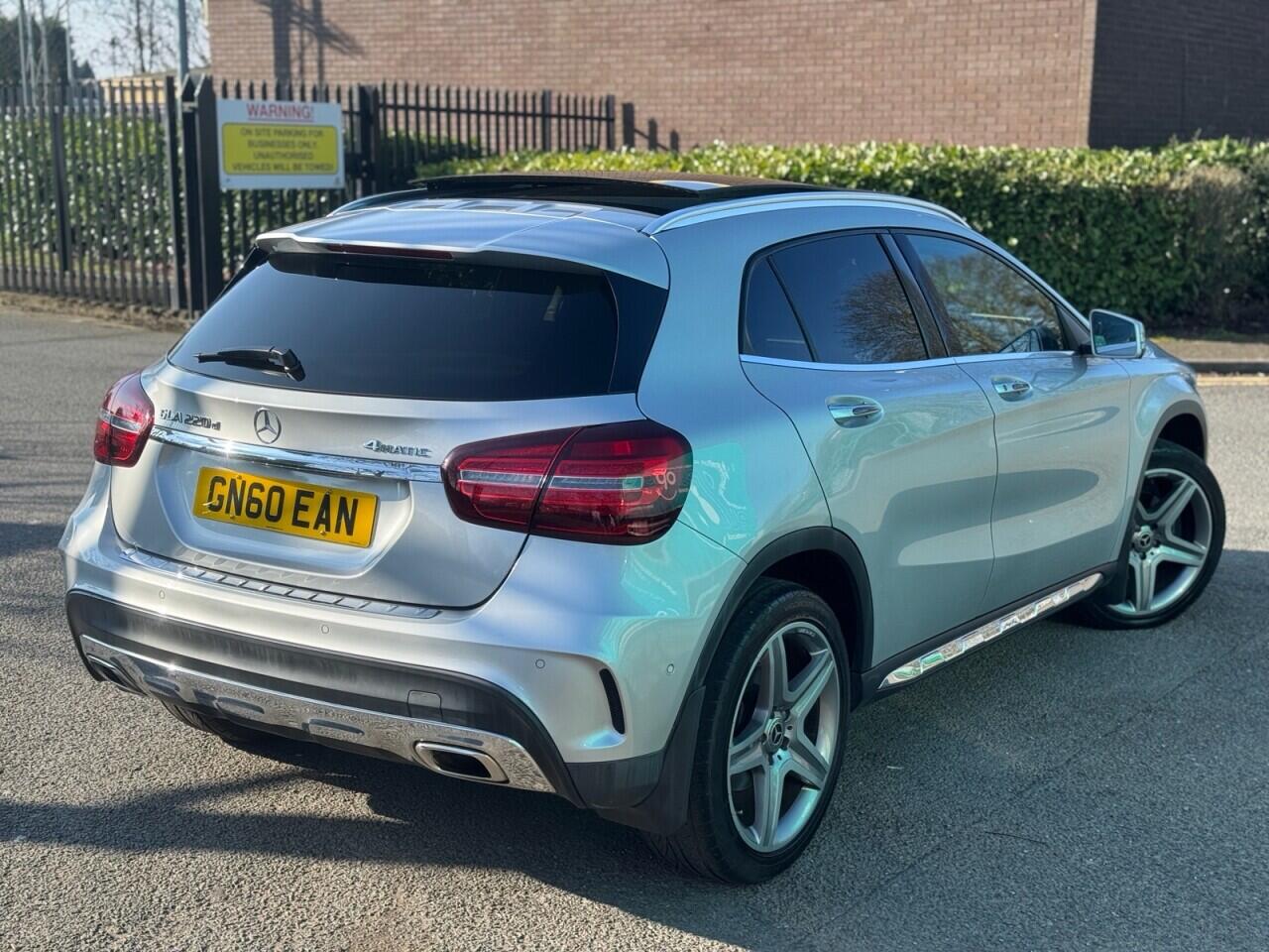 Mercedes-Benz Gla view 7