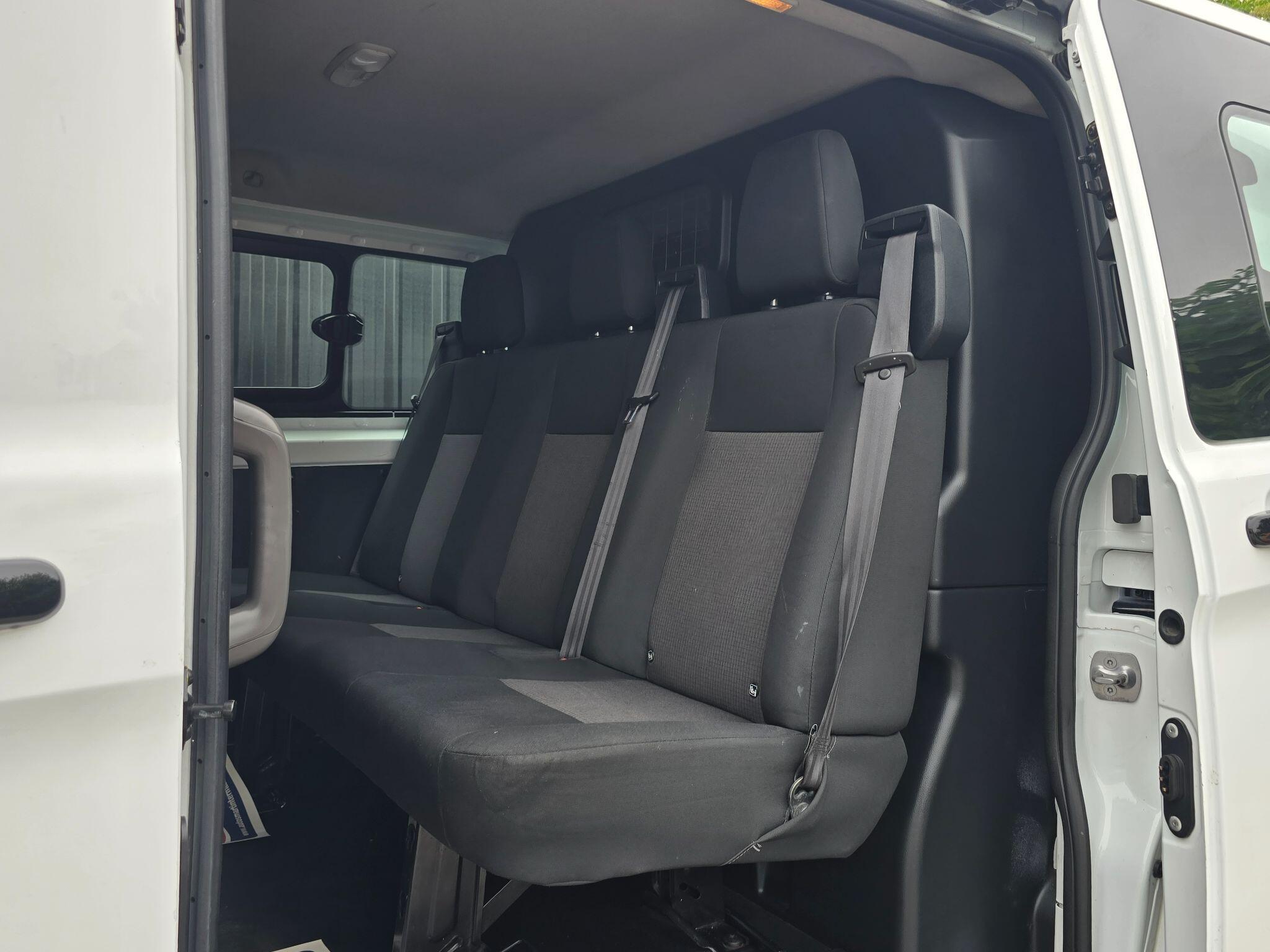 Ford Transit Custom view 18