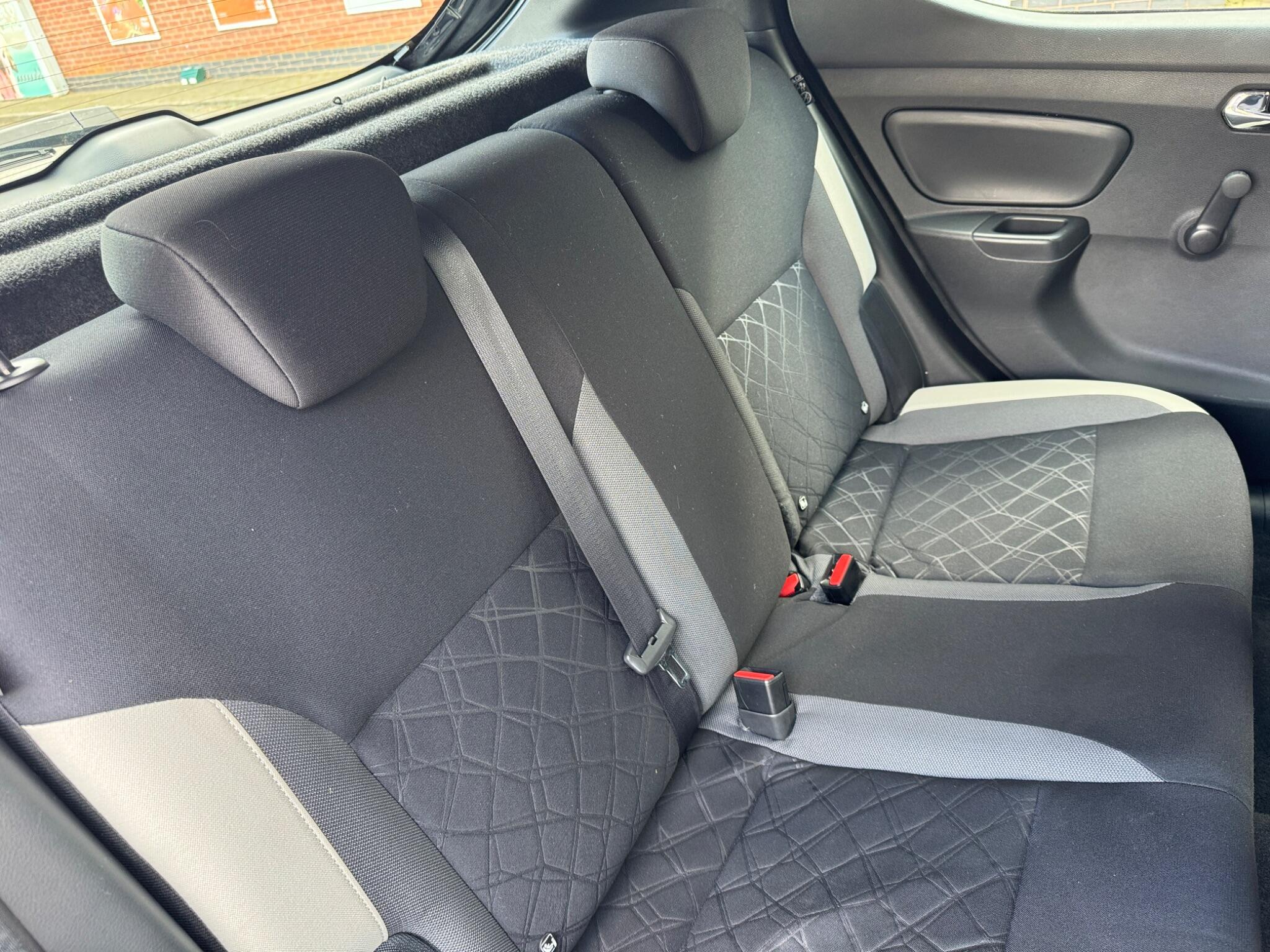 Nissan Micra view 27