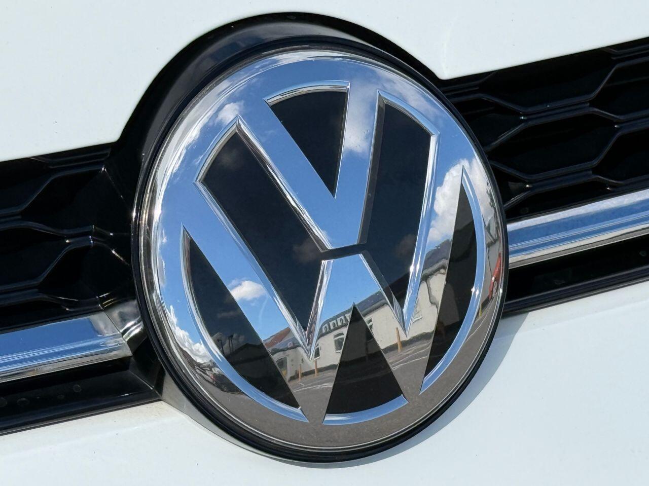 Volkswagen Golf view 54