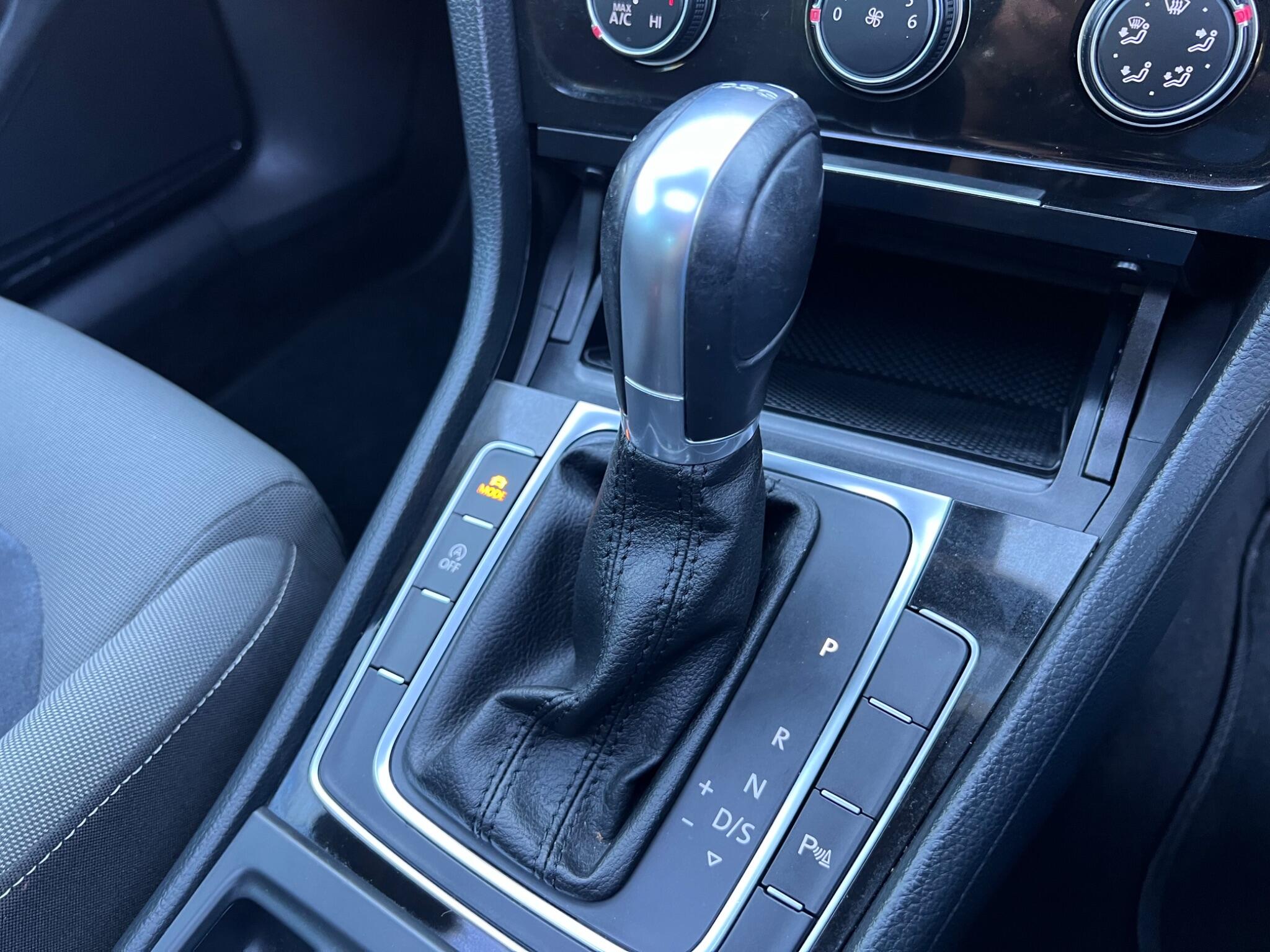 Volkswagen Golf view 22