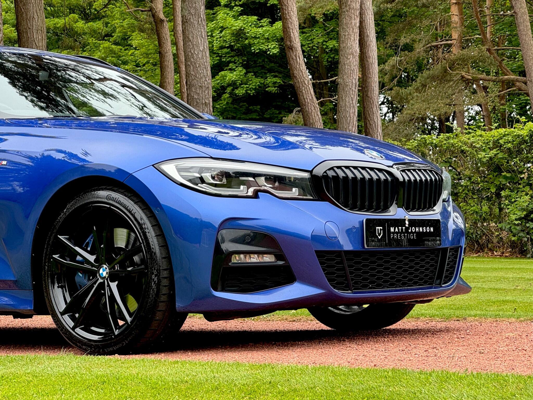 BMW 3 Series view 5