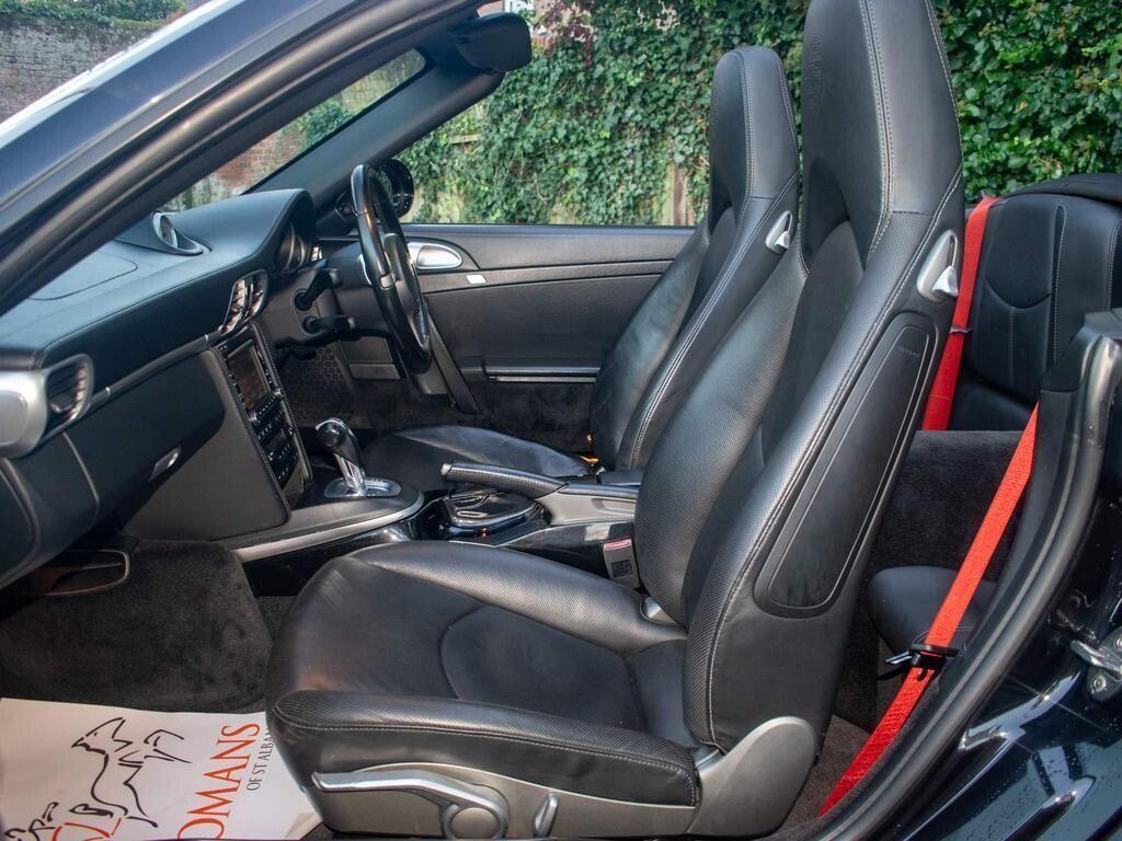 Porsche 911 view 5
