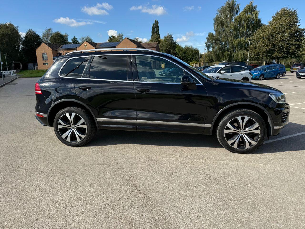 Volkswagen Touareg view 41
