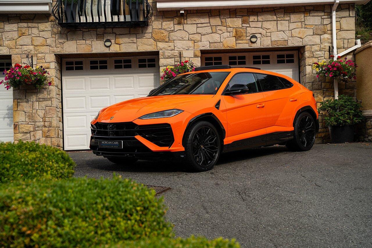Lamborghini Urus view 39