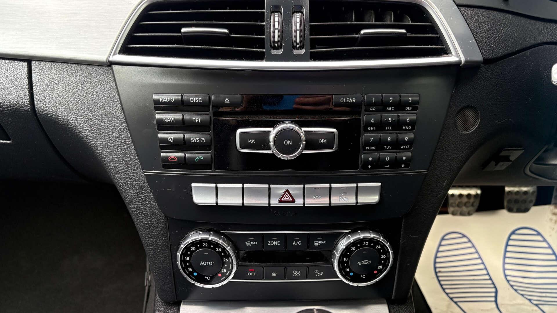 Mercedes-Benz C-Class view 27