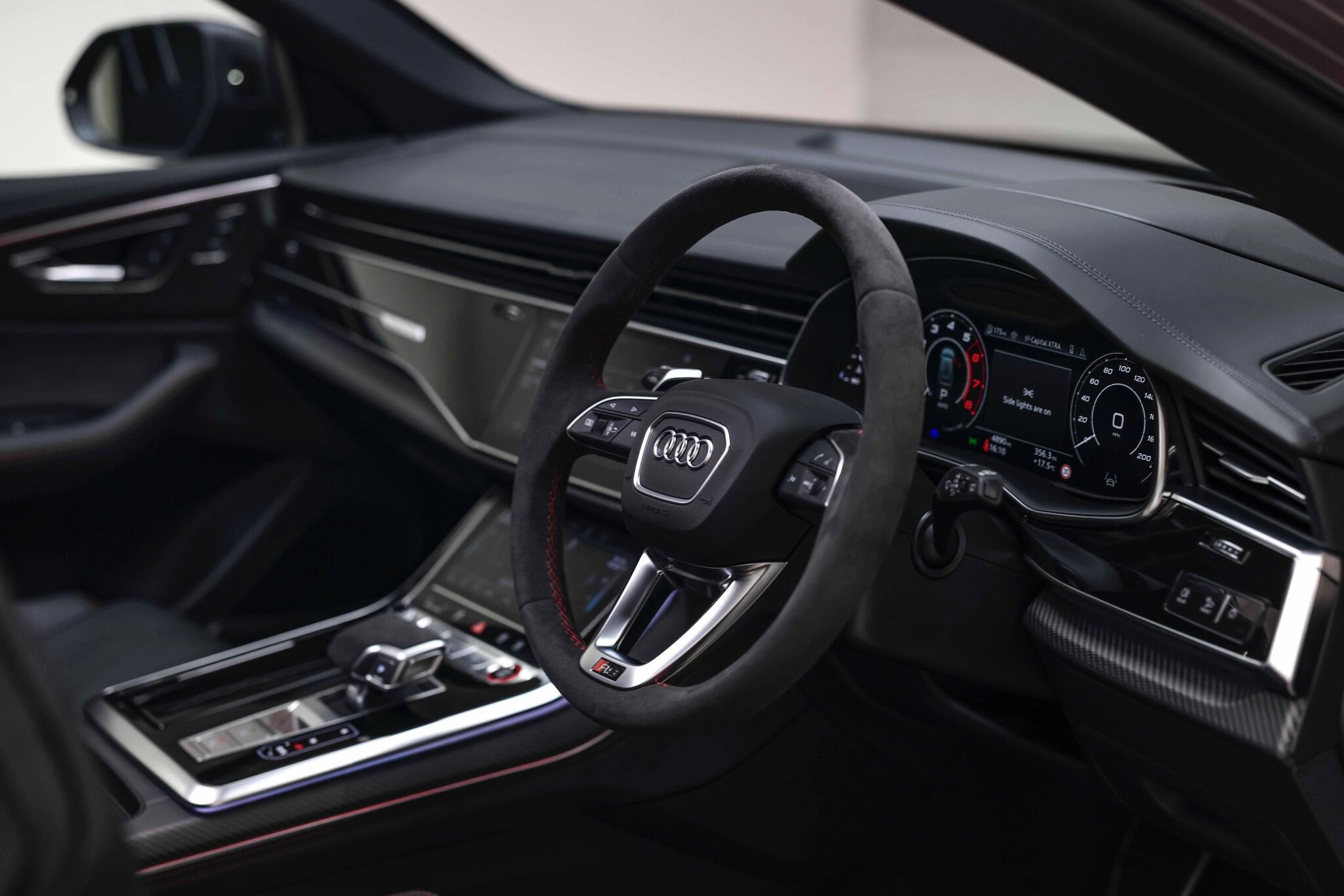 Audi RSQ8 view 44