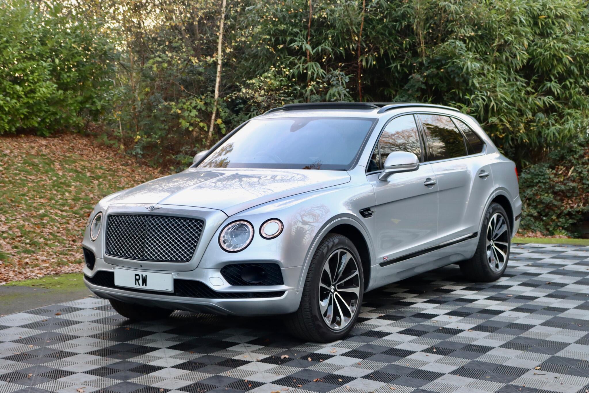 Bentley Bentayga view 39