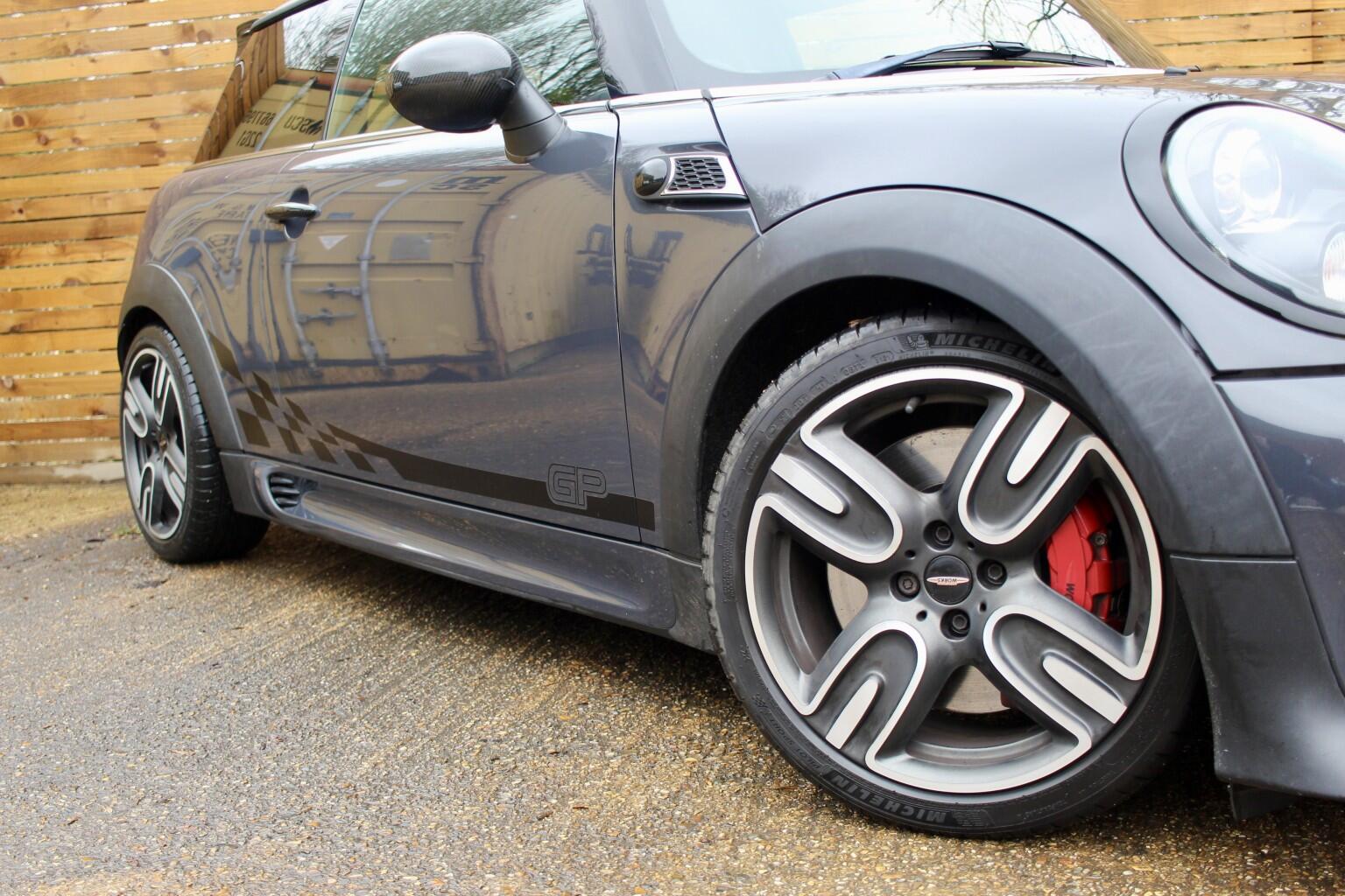 Mini Hatch view 33