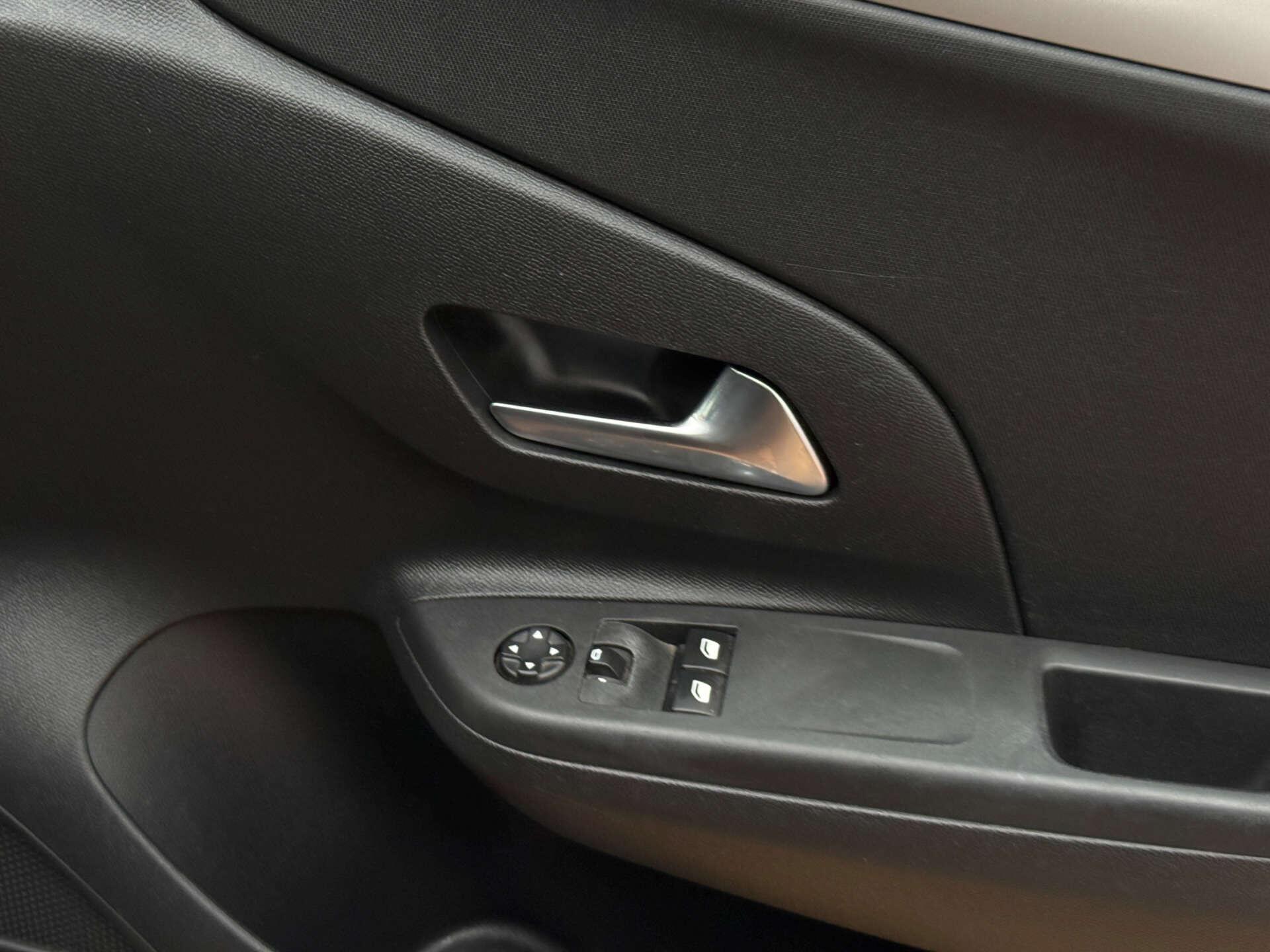 Vauxhall Corsa view 20