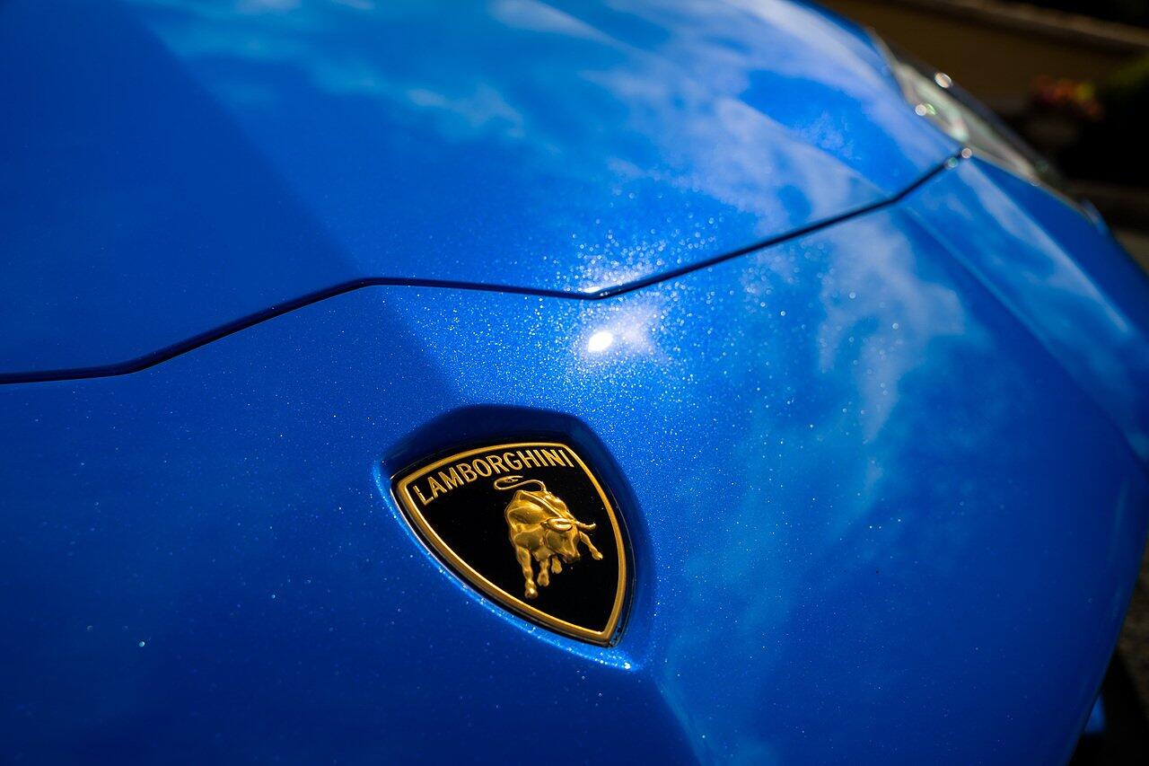 Lamborghini Aventador view 37