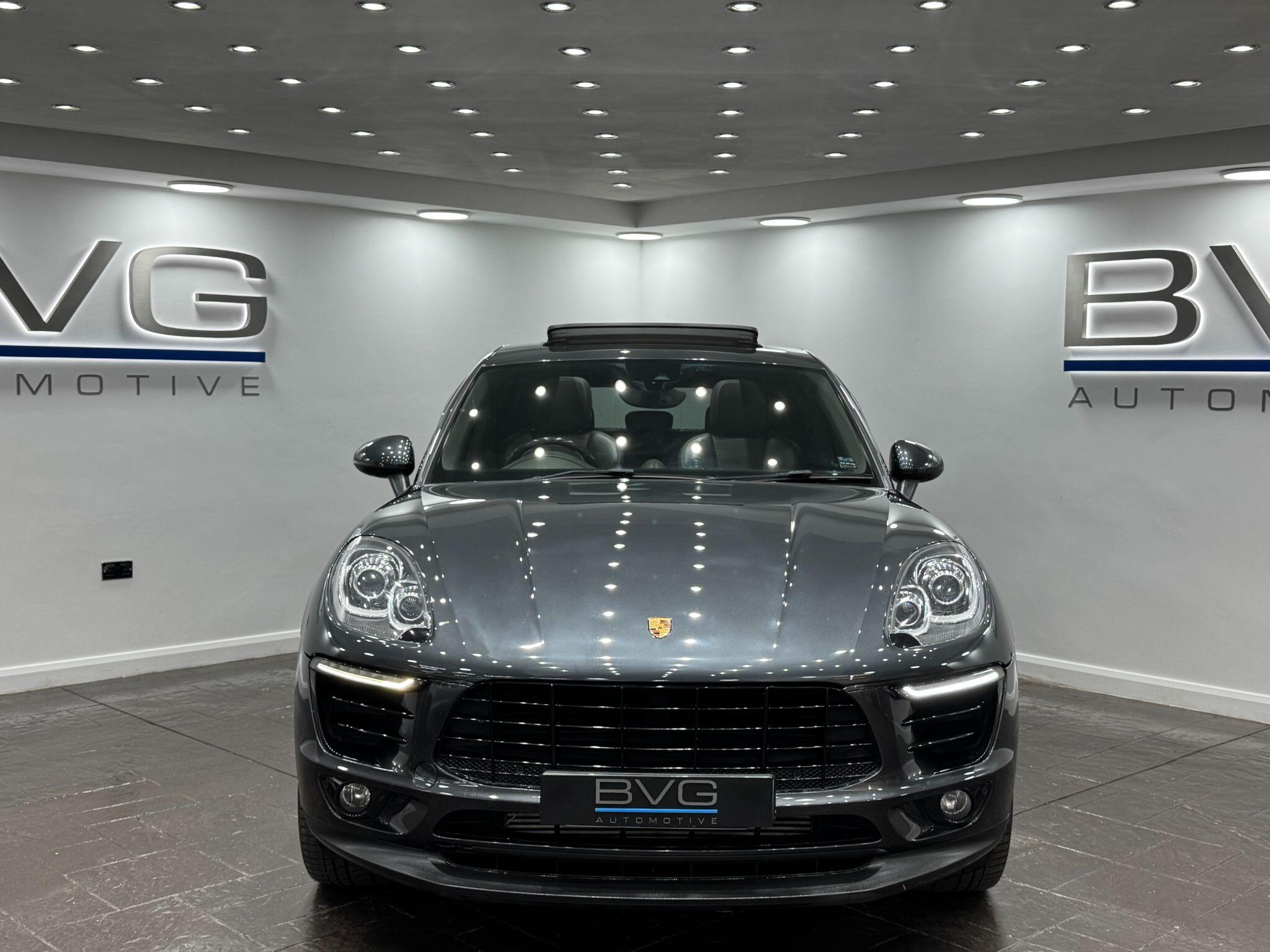 Porsche Macan view 4
