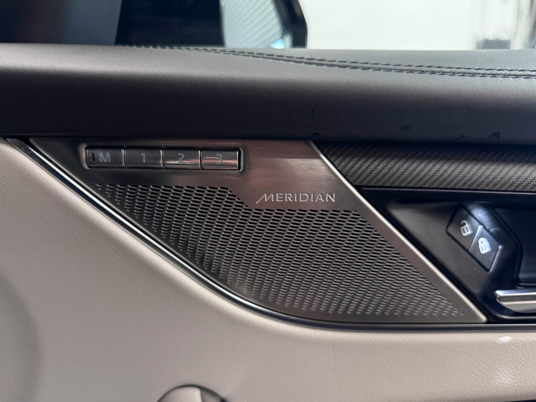 Jaguar F-Pace view 19