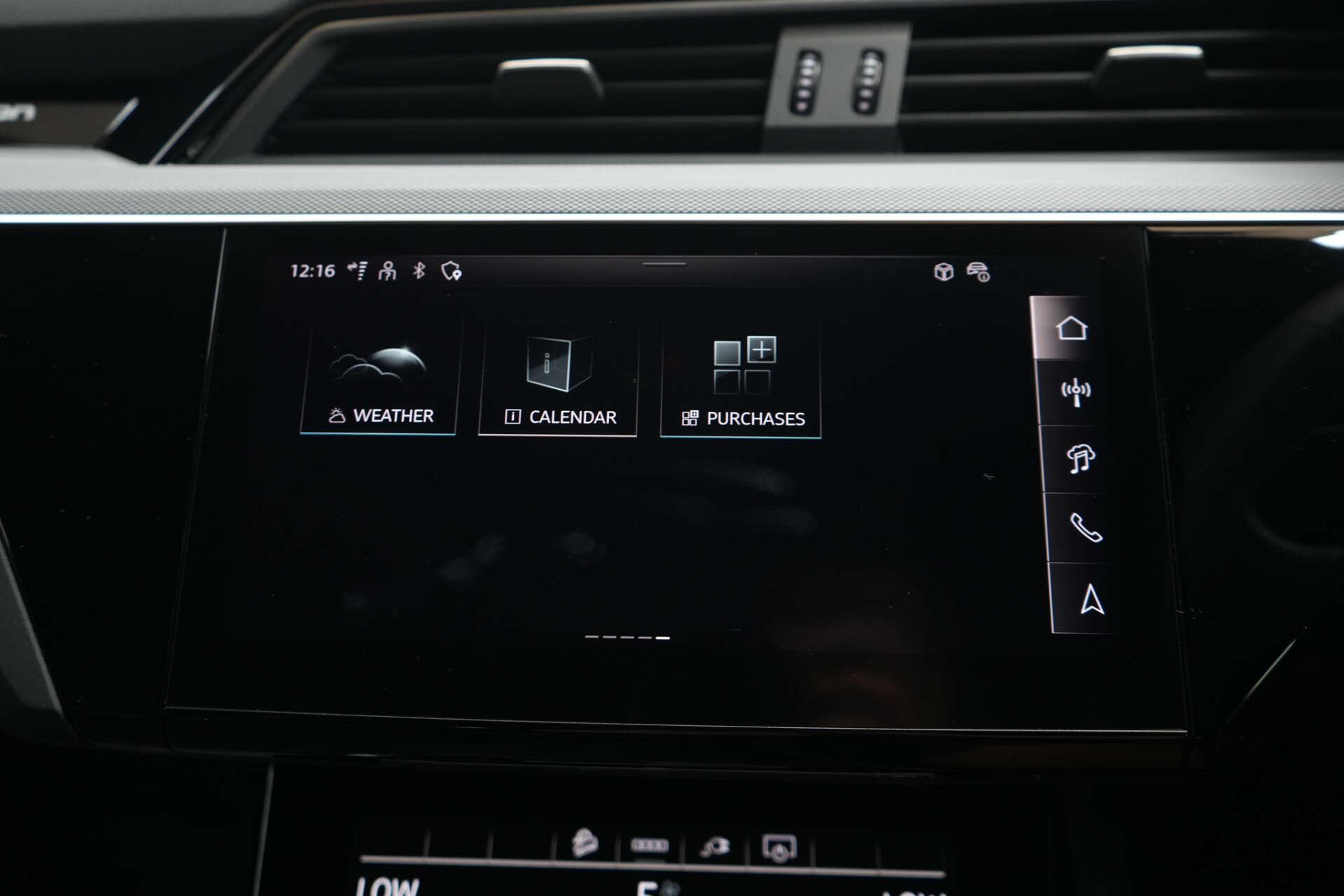 Audi Q8 E-Tron view 32