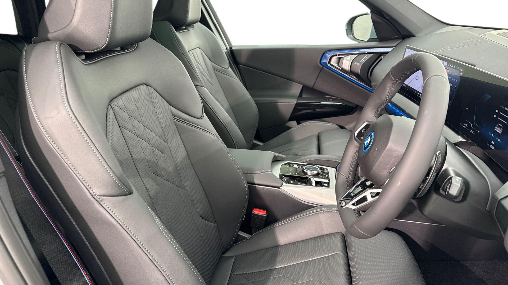 BMW X3 view 11