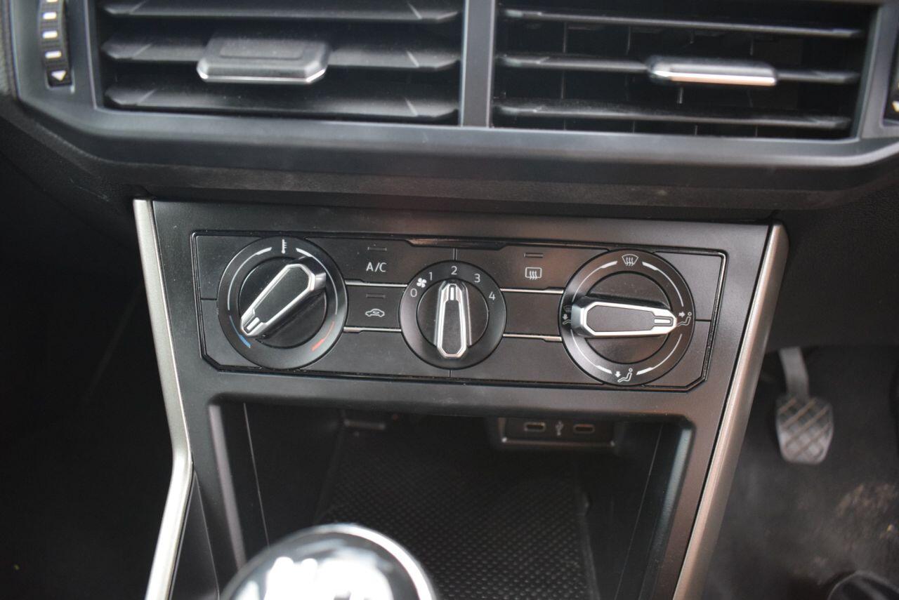 Volkswagen Polo view 24