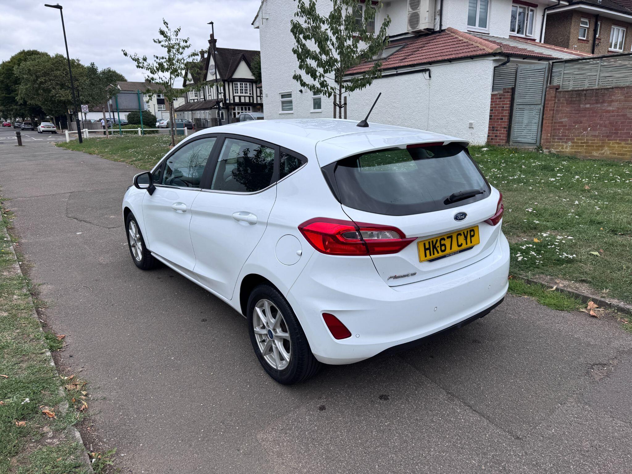 2017 Ford Fiesta image 12