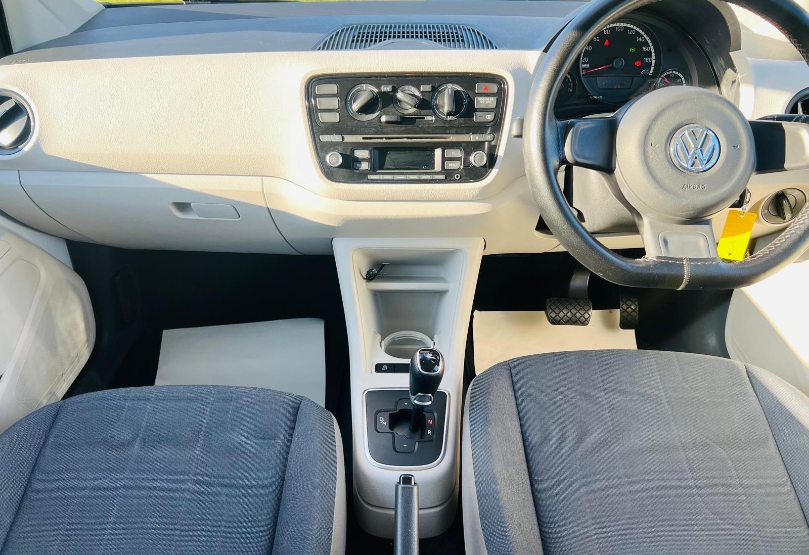 2013 Volkswagen up! image 19