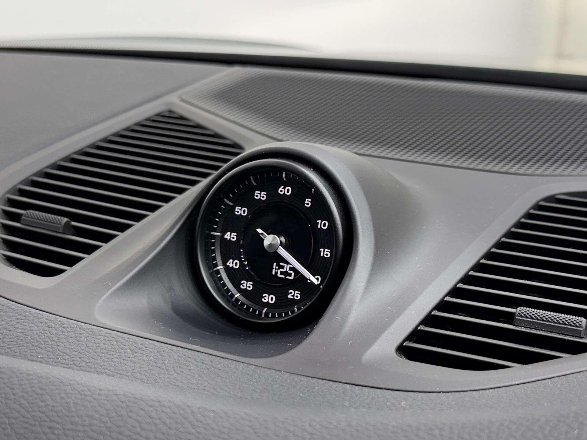Porsche Cayenne view 44