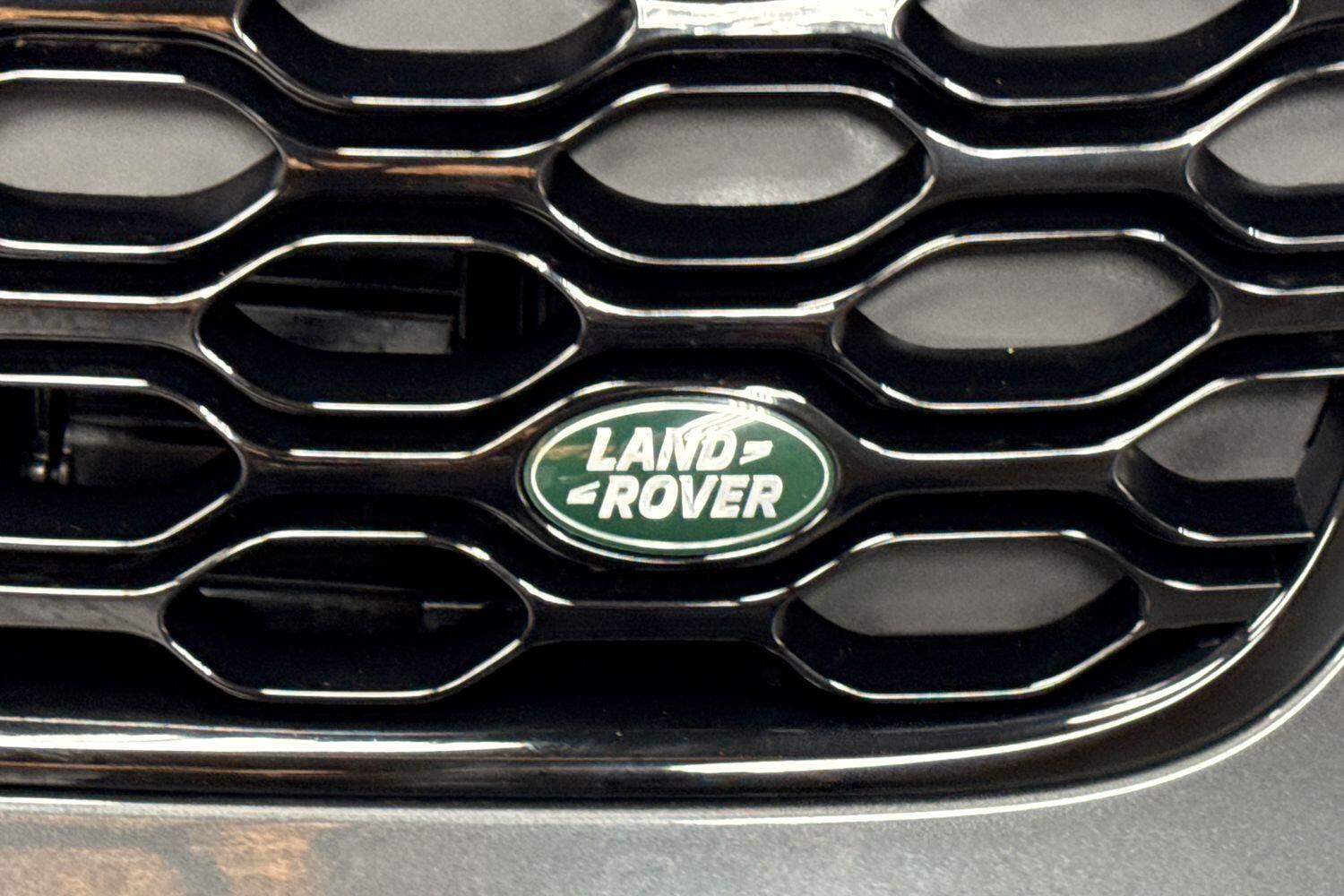 Land Rover Discovery view 28