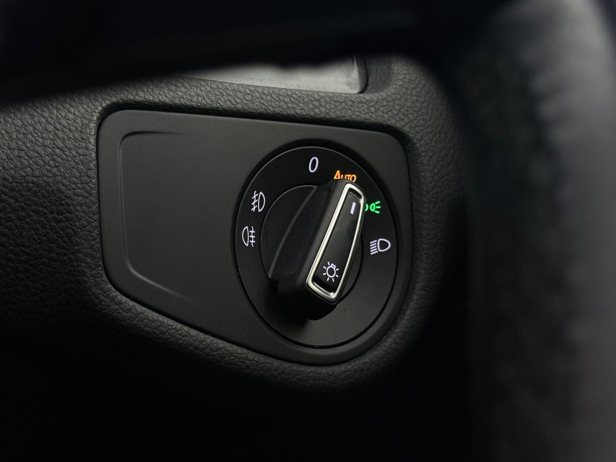 Volkswagen Golf view 17