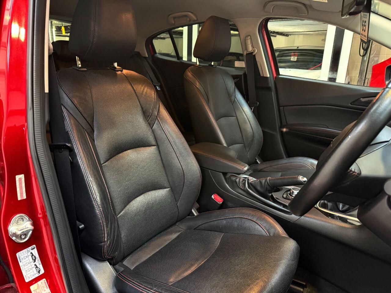 Mazda Mazda3 view 3