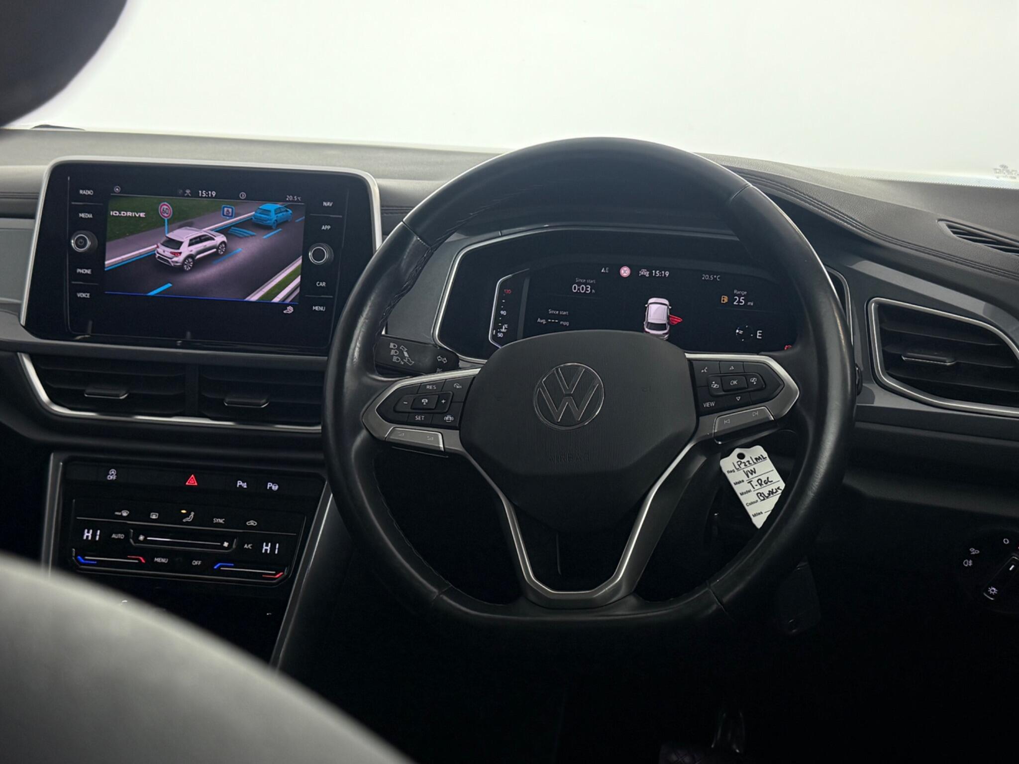Volkswagen T-Roc view 10
