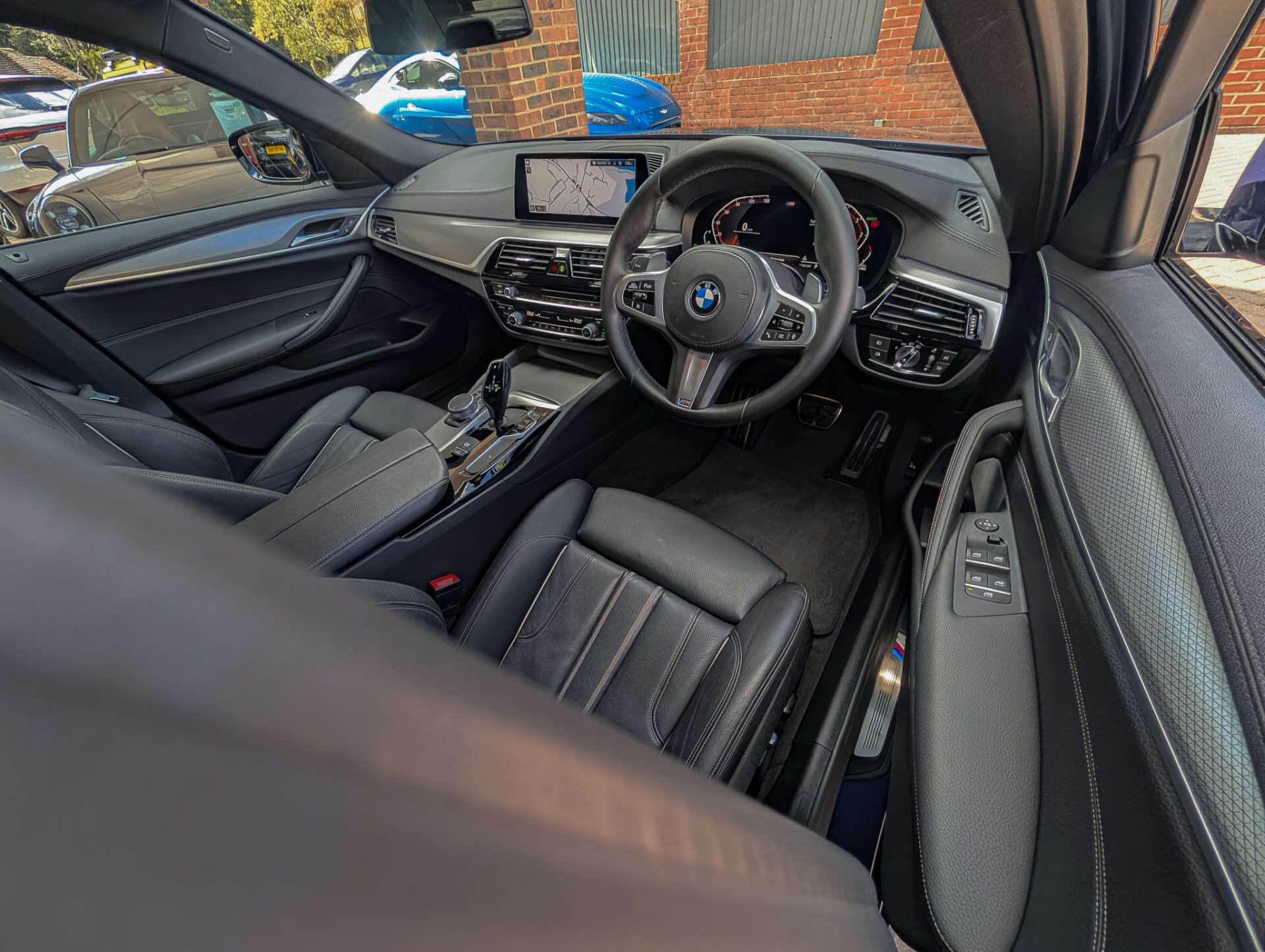 BMW 5 Series view 20