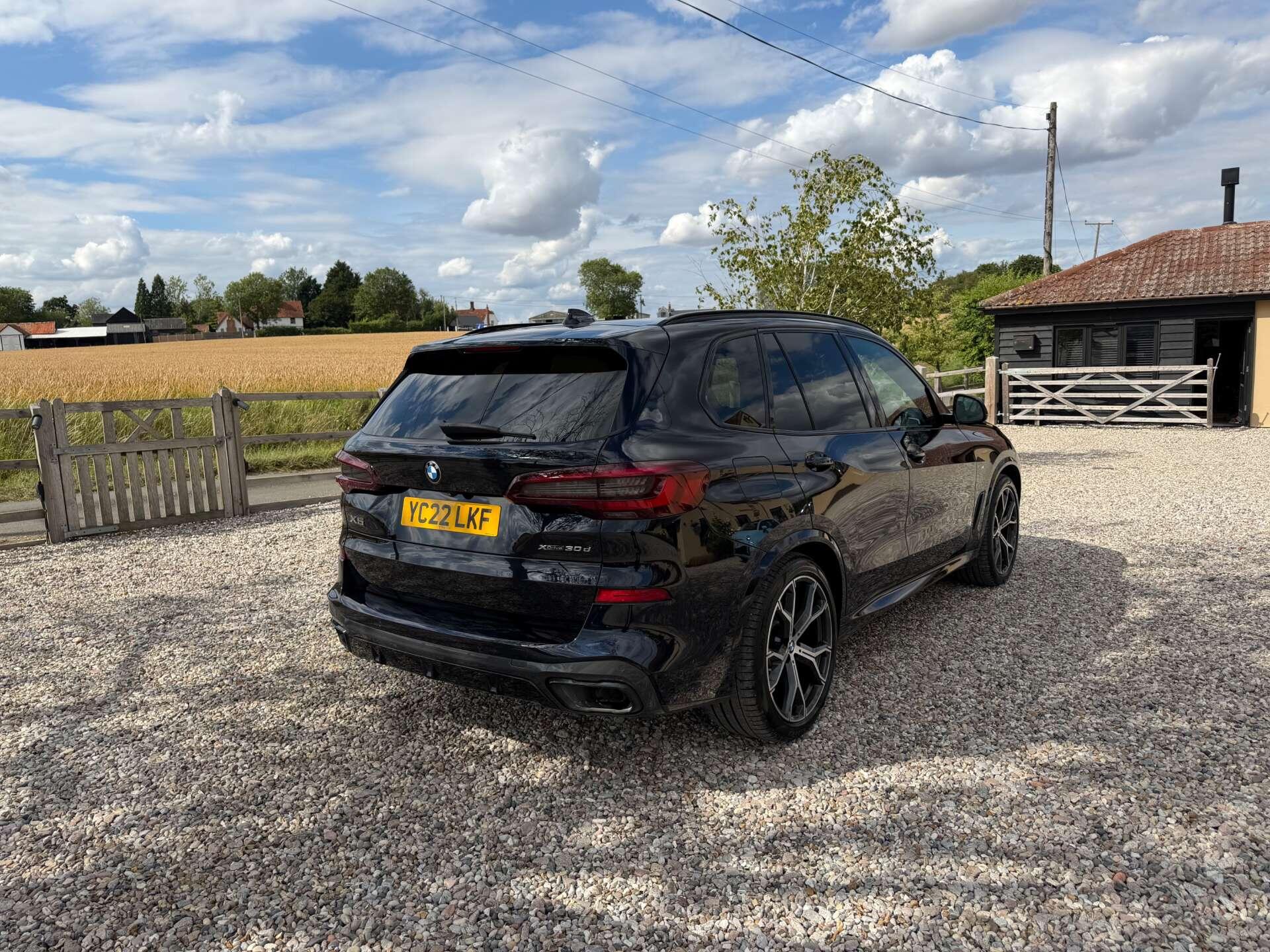 BMW X5 view 4