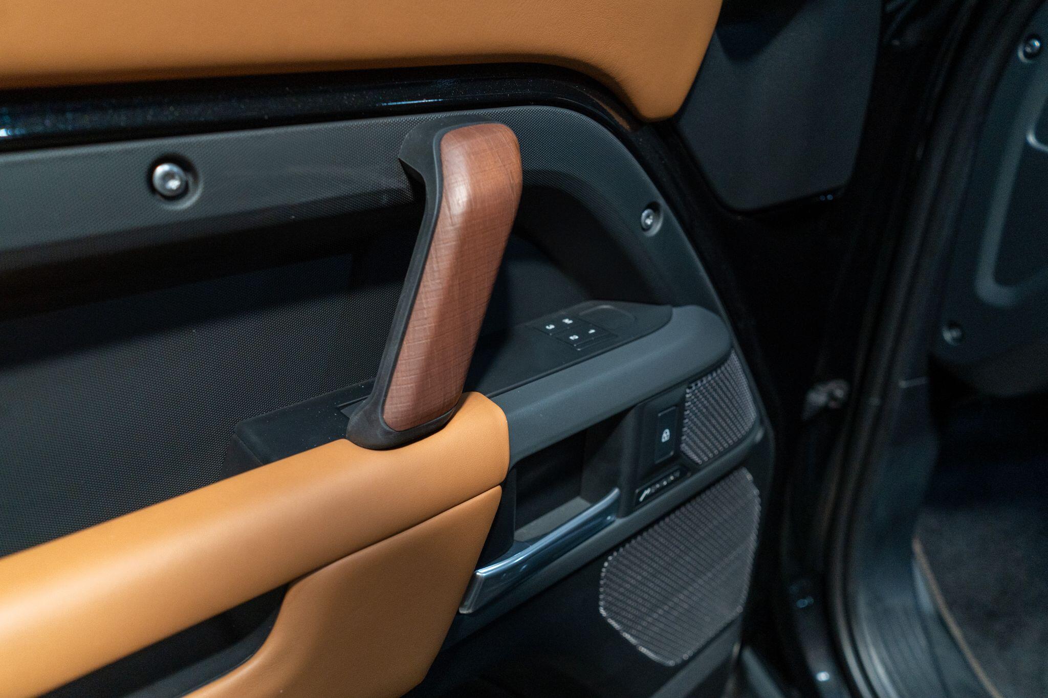Land Rover Defender view 26
