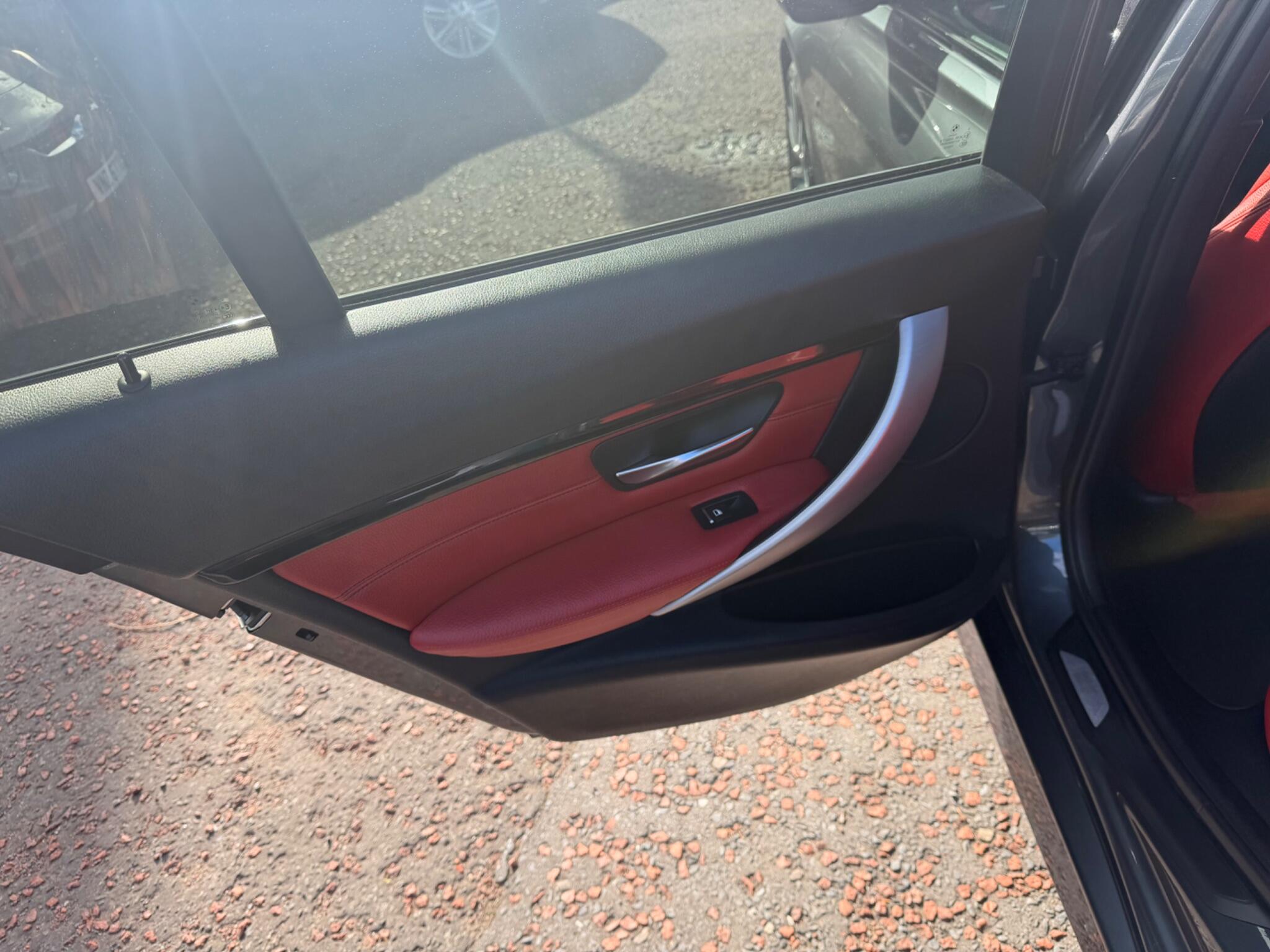 BMW 3 Series view 11