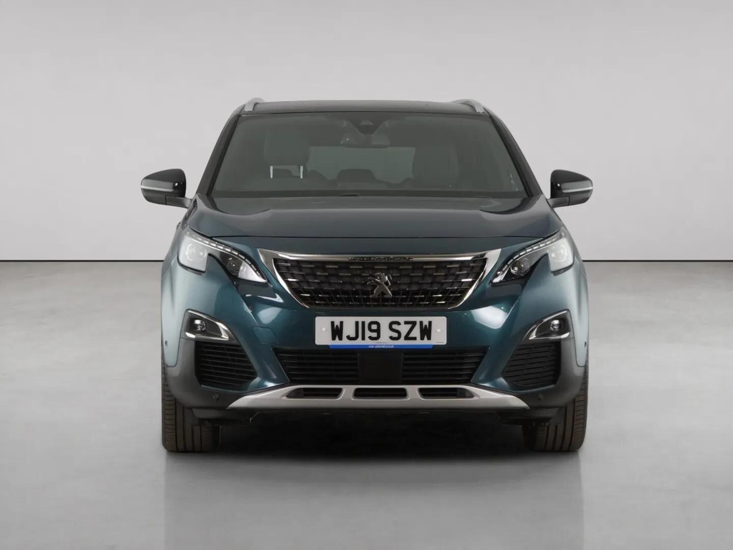 Peugeot 5008 view 5