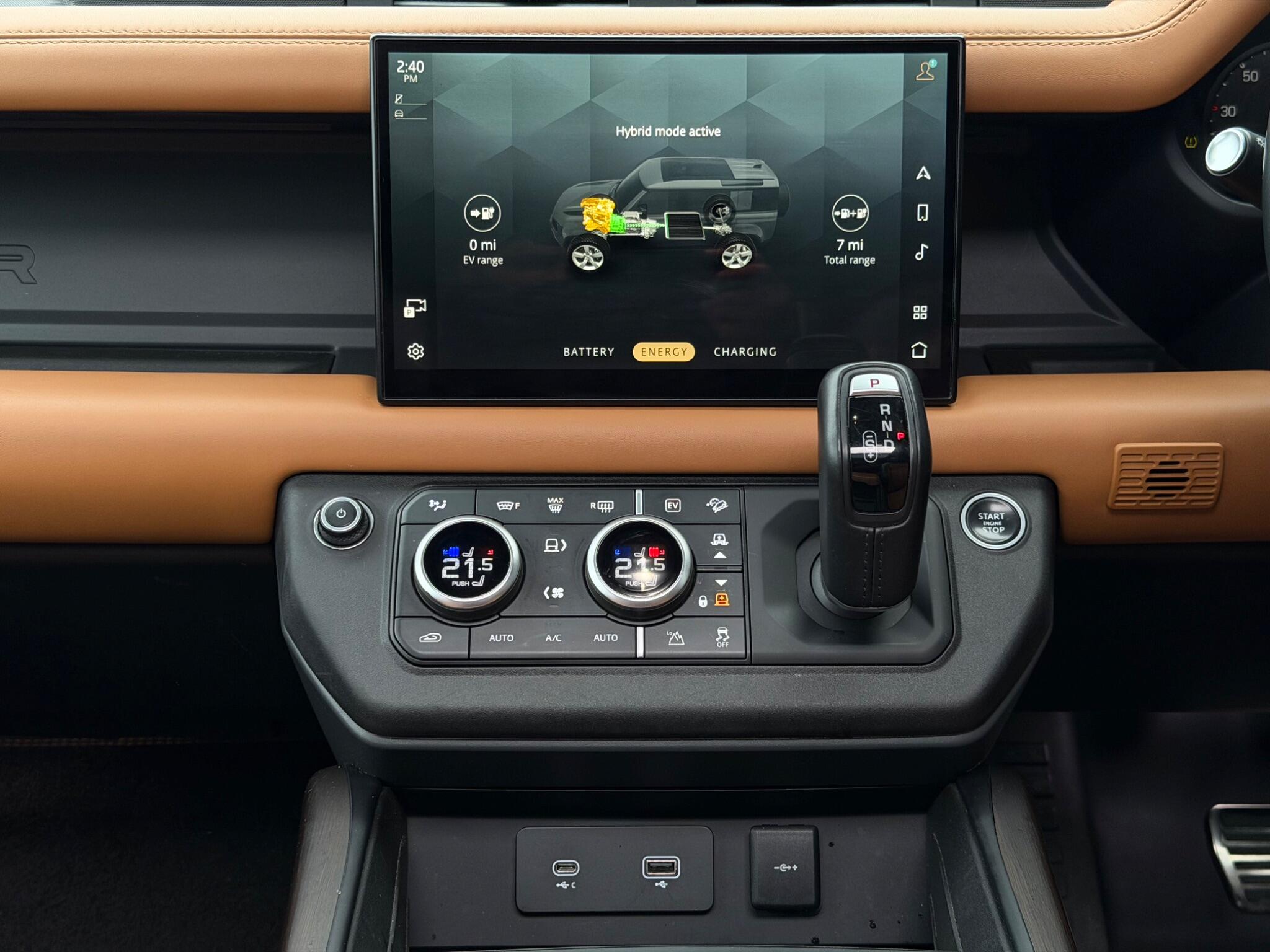Land Rover Defender view 45