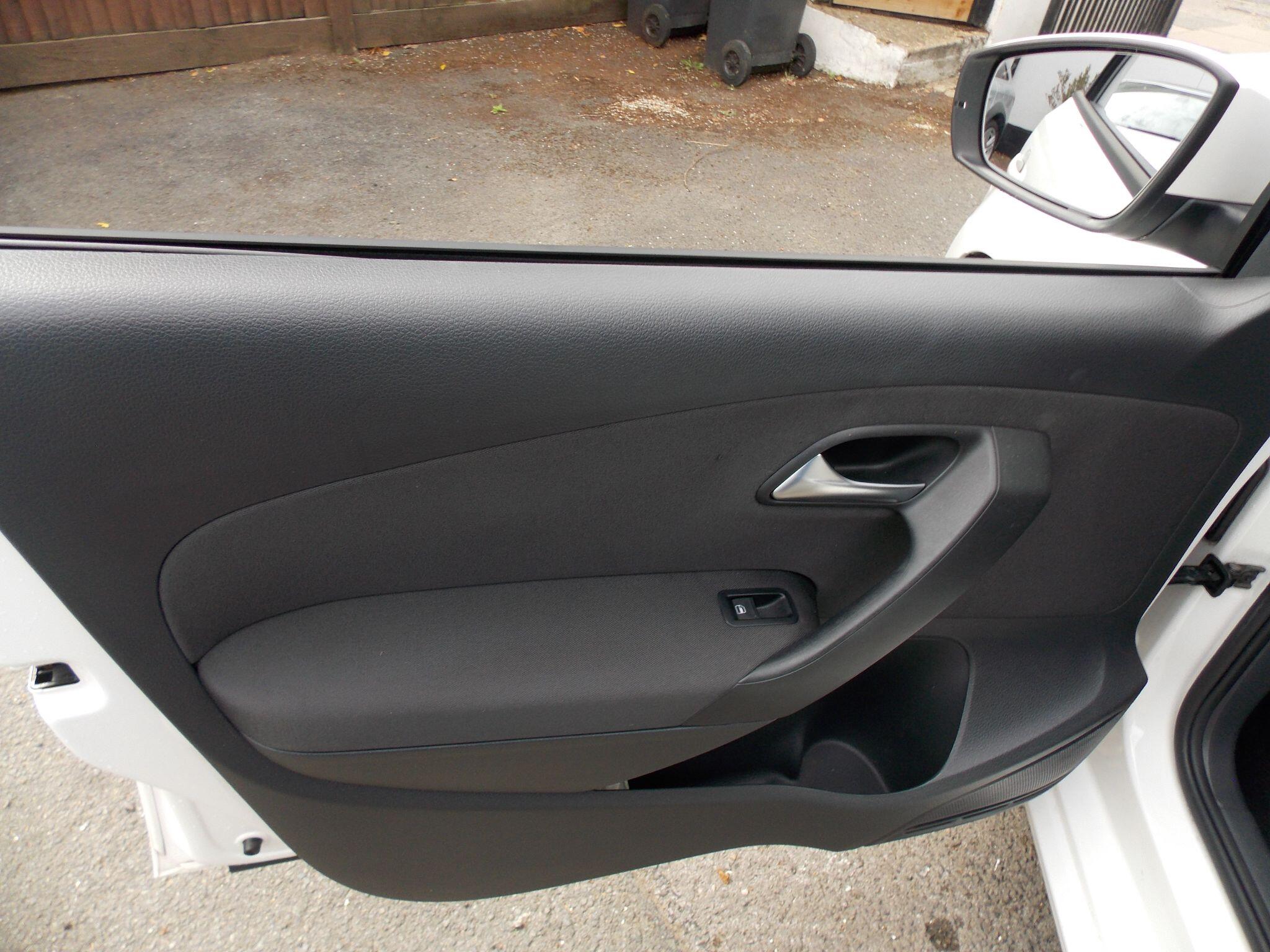 Volkswagen Polo view 45