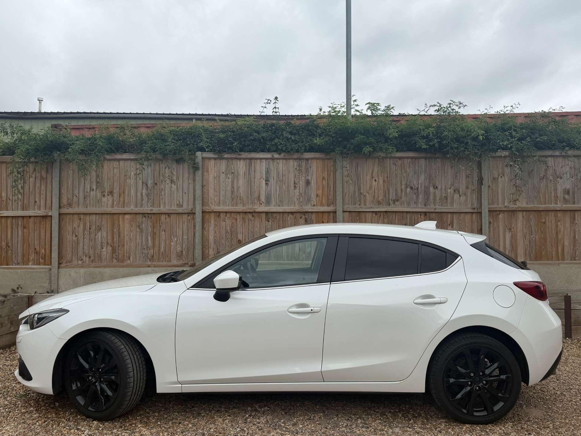 Mazda Mazda3 view 6