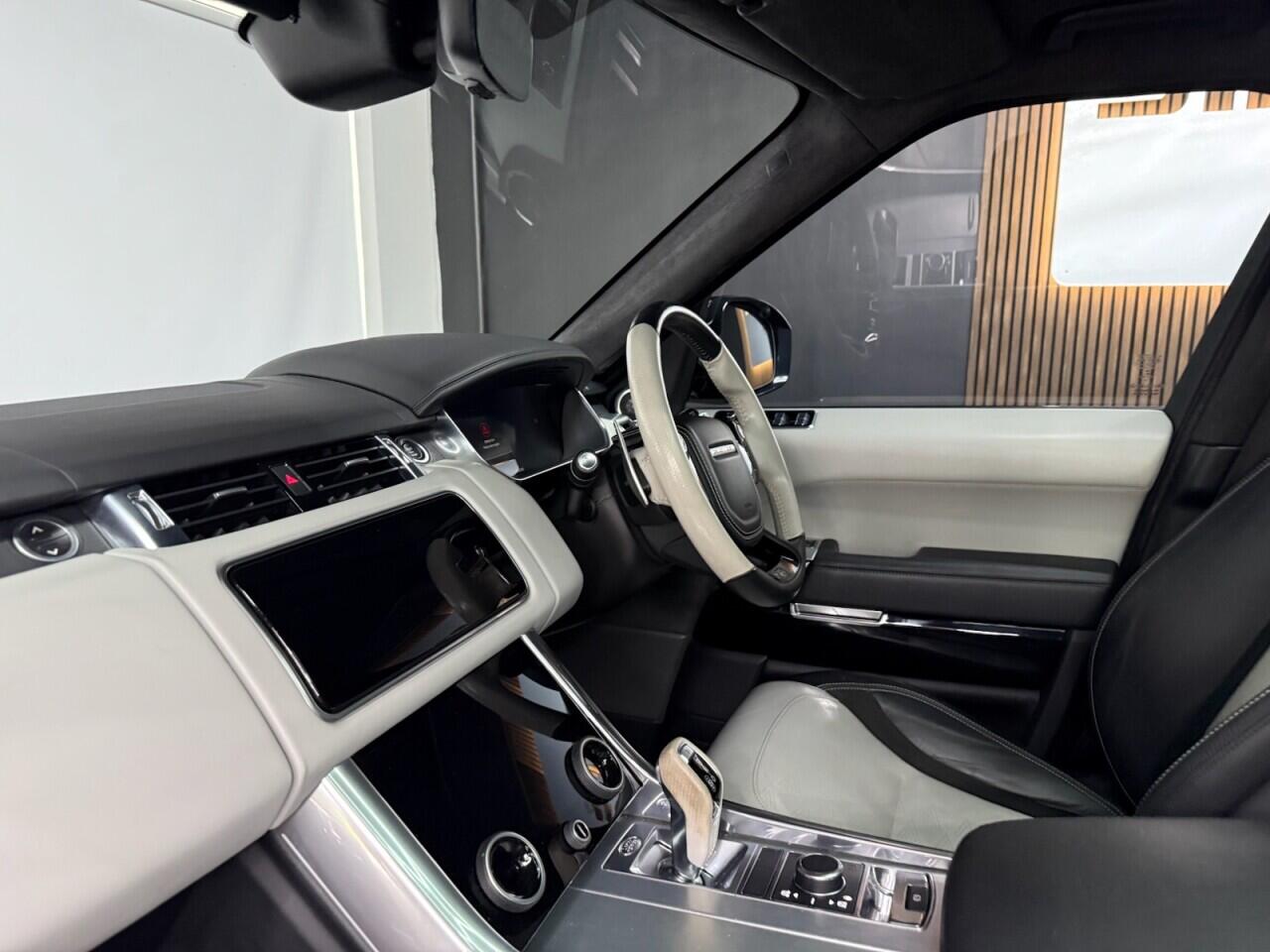 Land Rover Range Rover Sport view 39