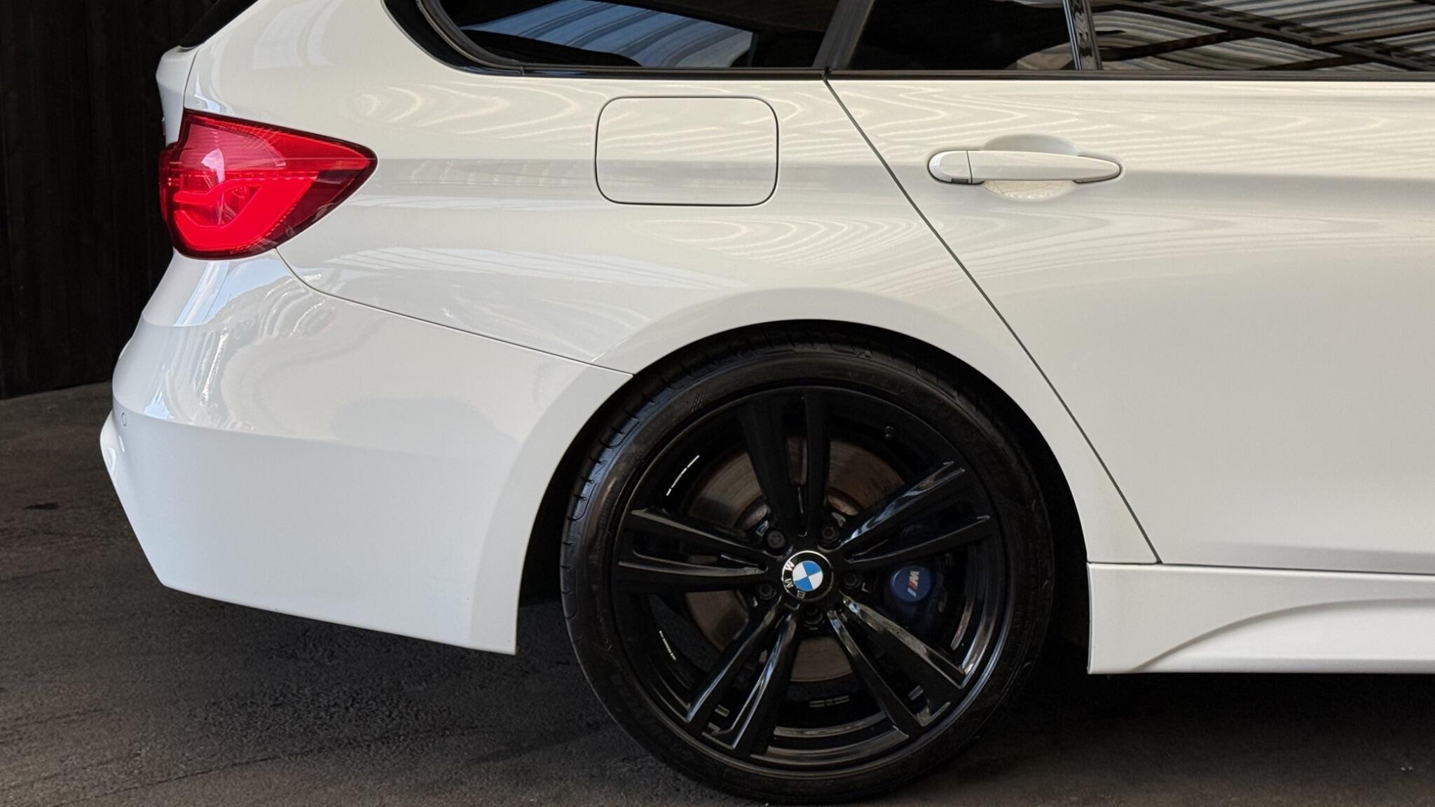 BMW 3 Series view 13