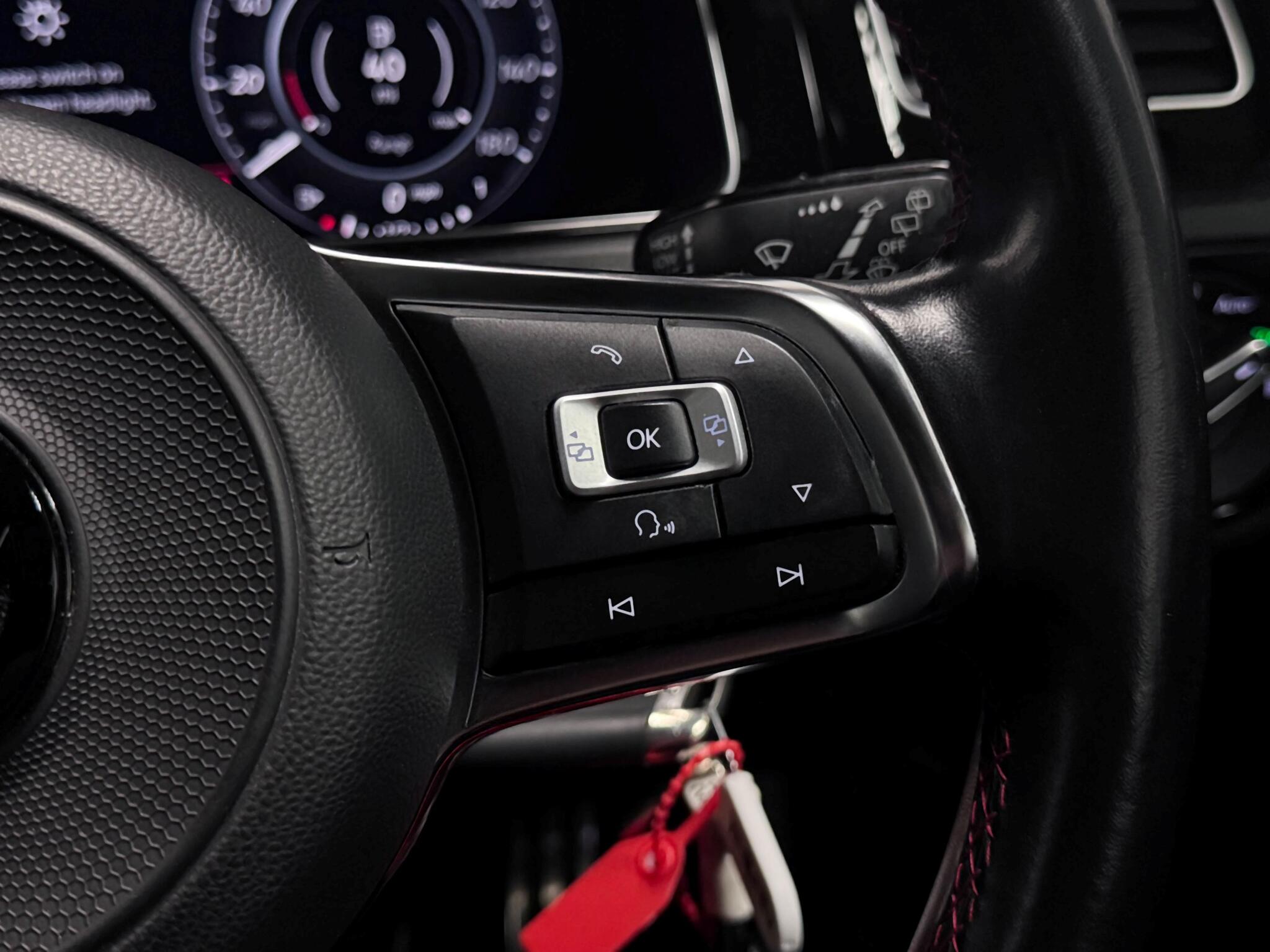 Volkswagen Golf view 26