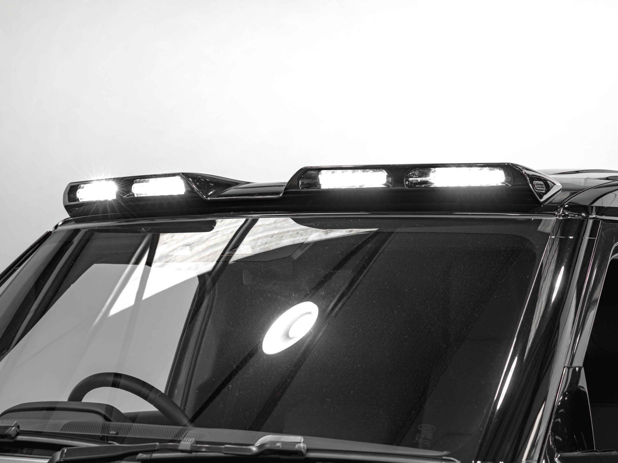Land Rover Defender 110 view 15