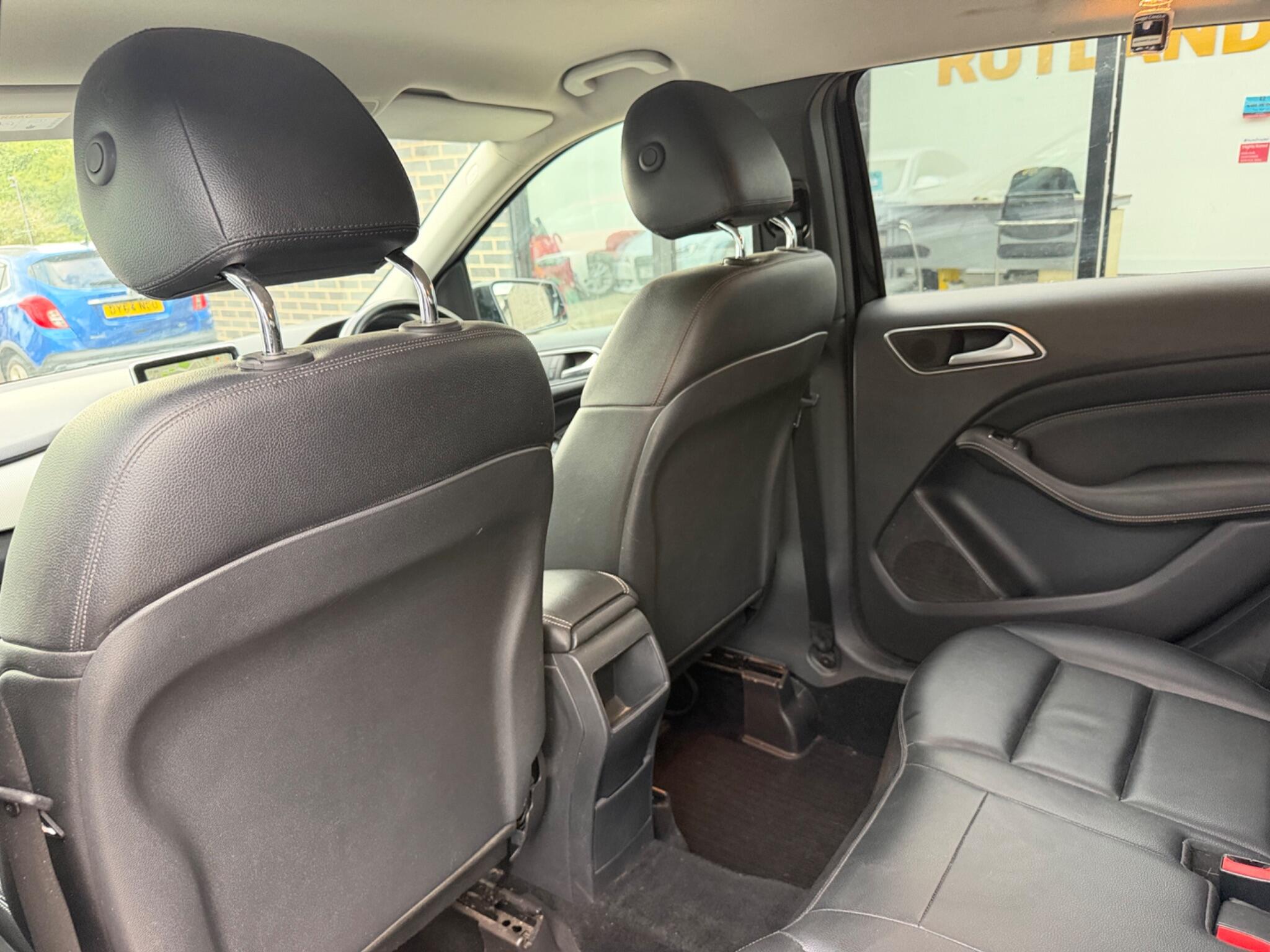 Mercedes-Benz B-Class view 27